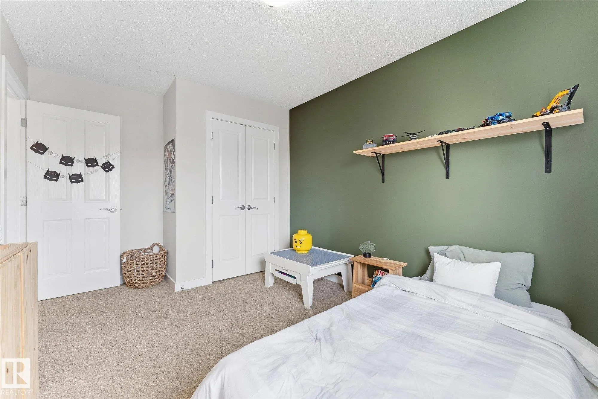 26 HARTWICK Mews