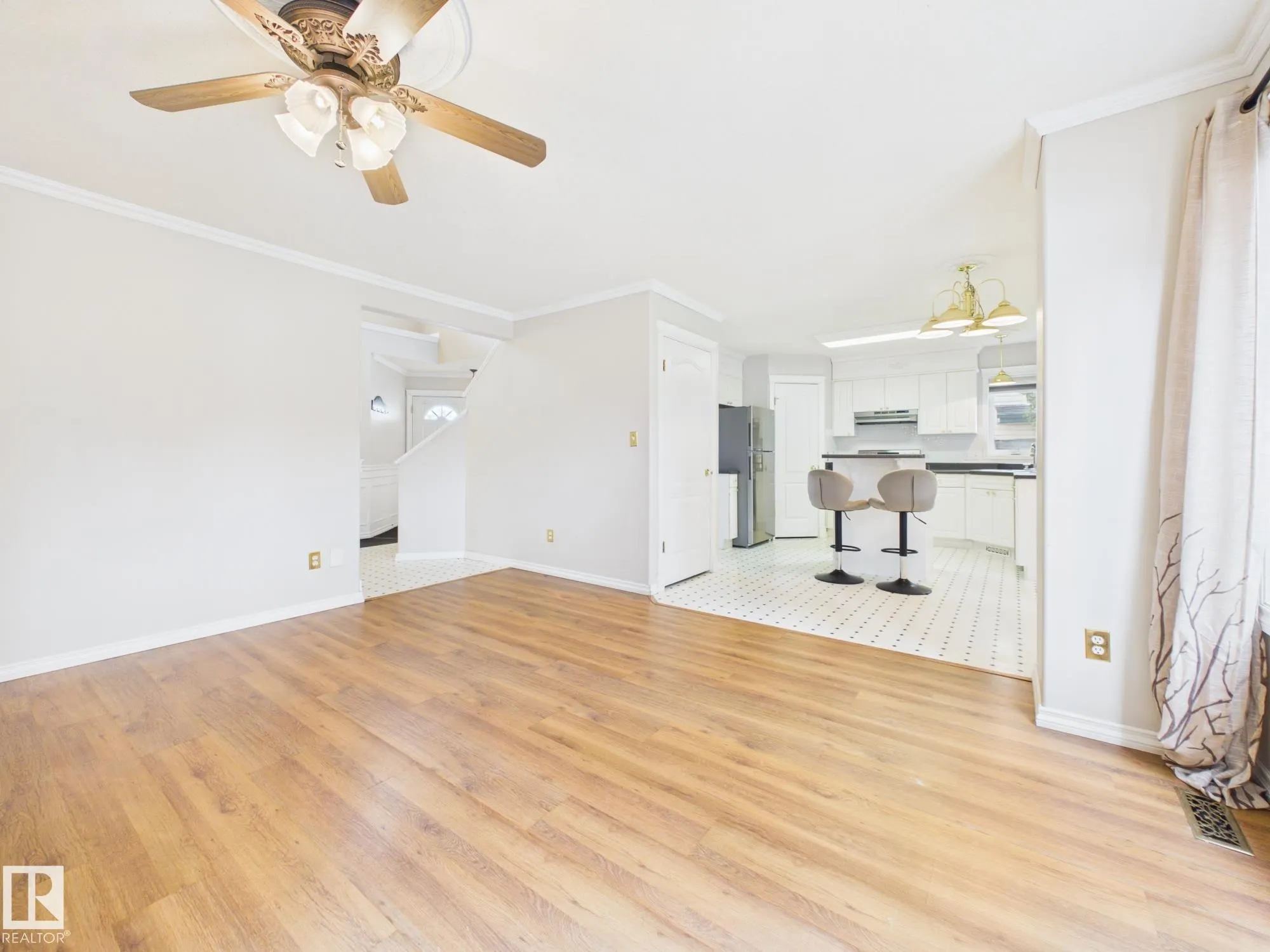 3 HARDCASTLE Place