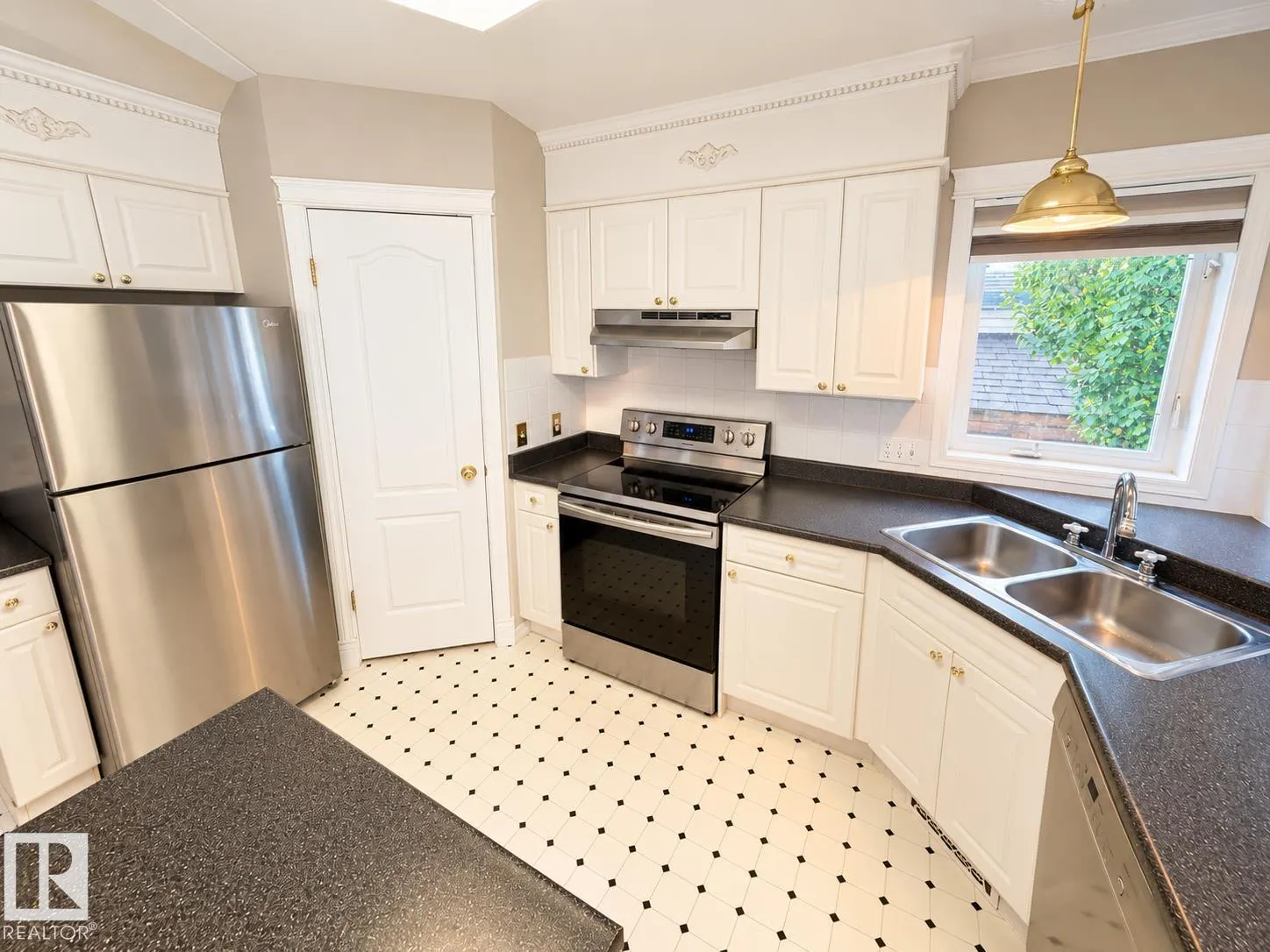 3 HARDCASTLE Place