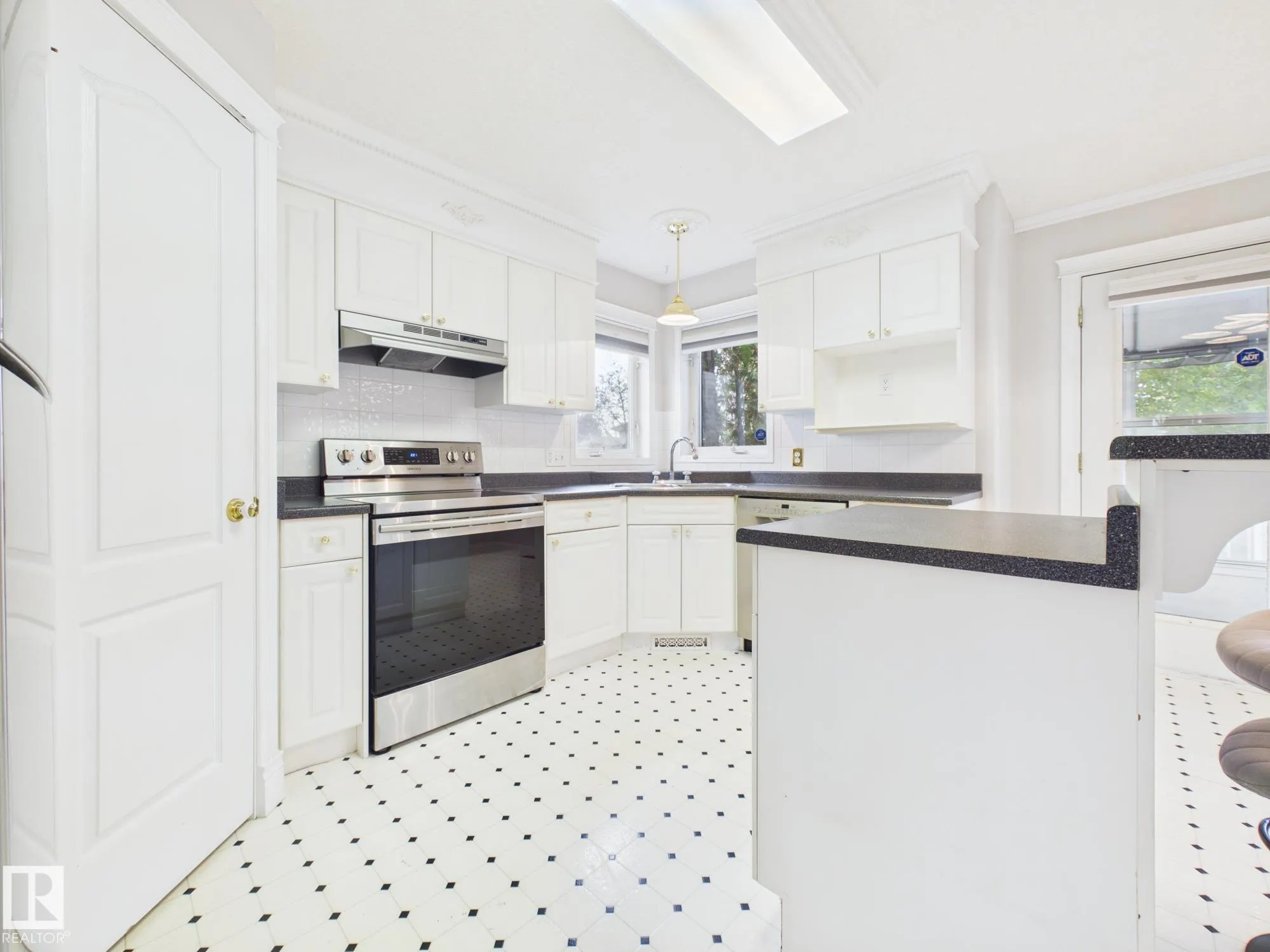 3 HARDCASTLE Place