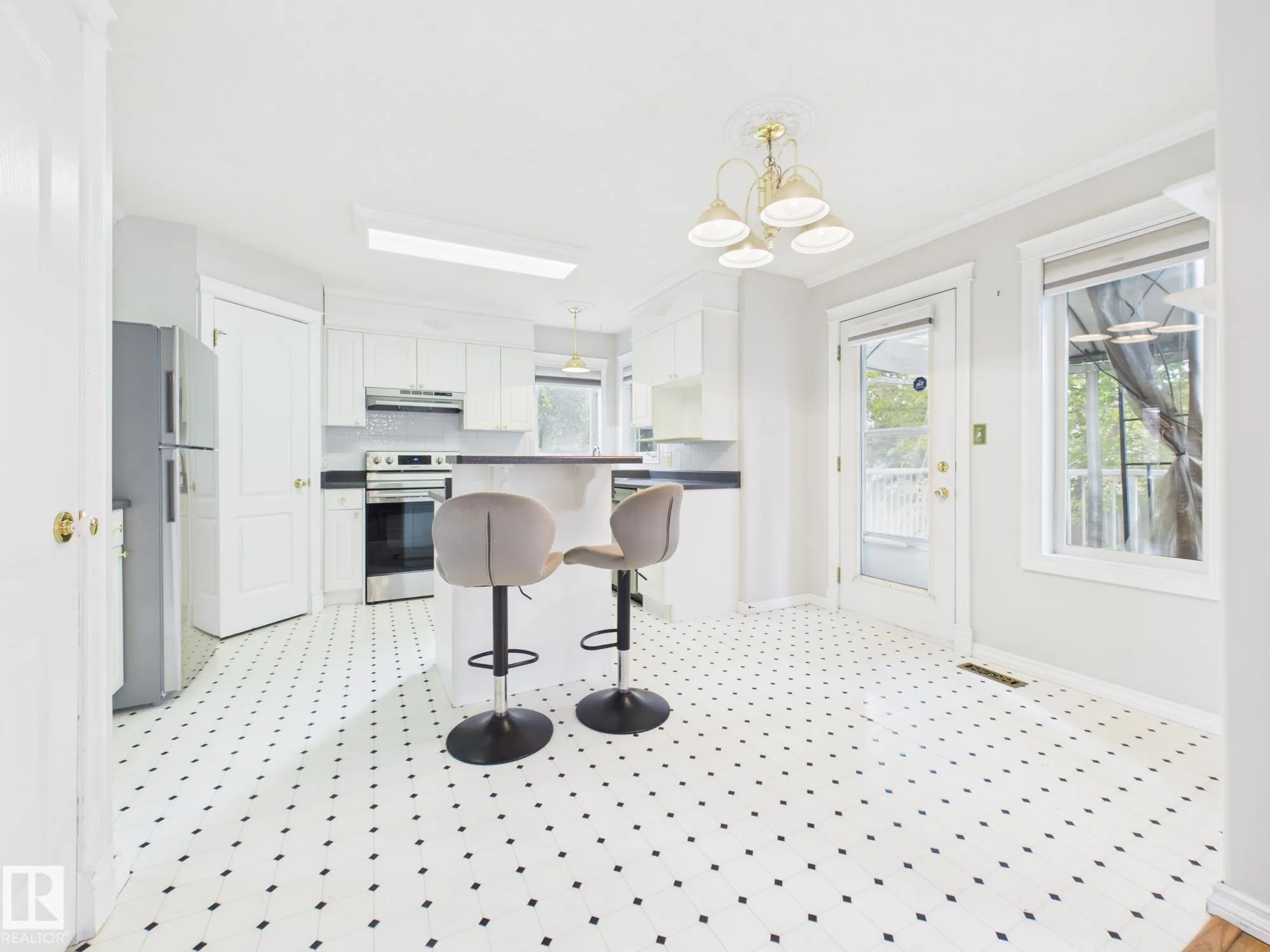 3 HARDCASTLE Place