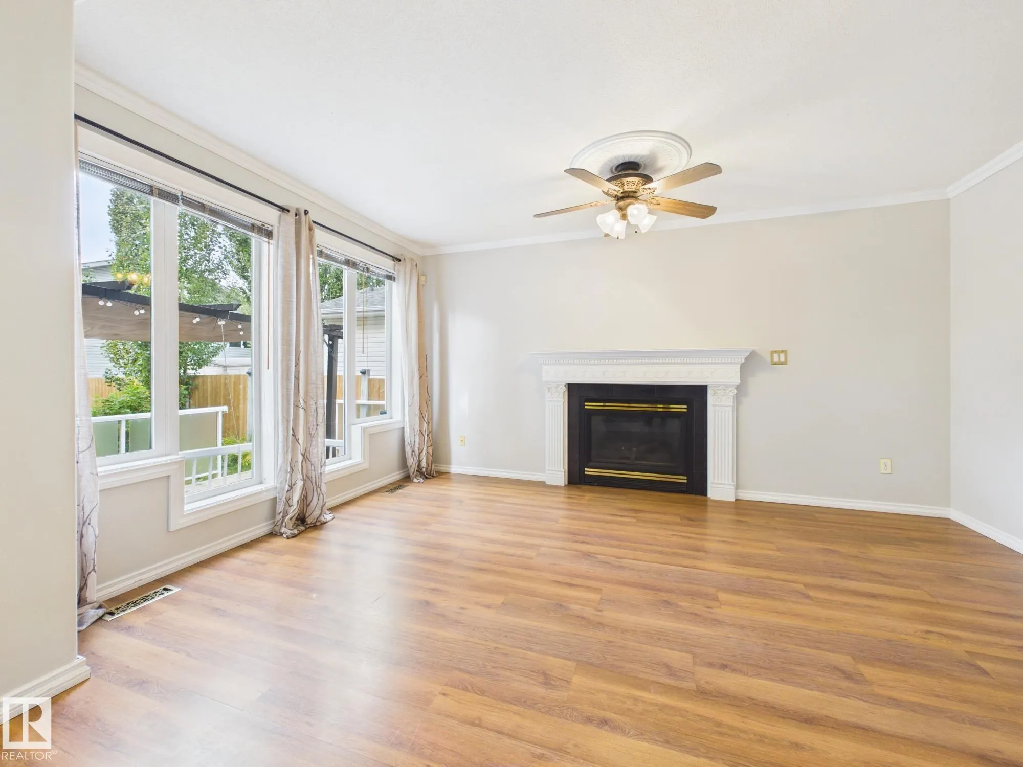 3 HARDCASTLE Place