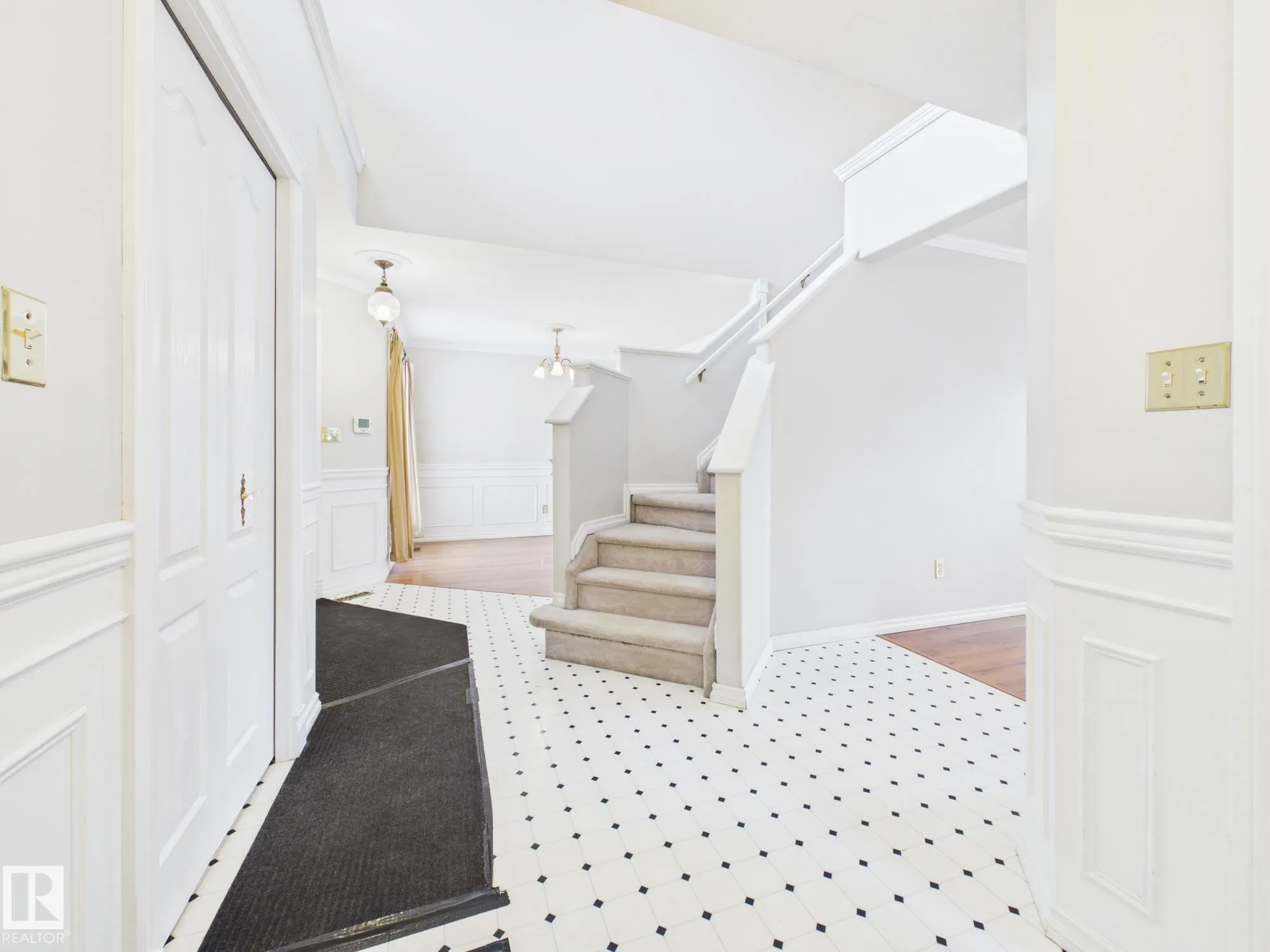 3 HARDCASTLE Place