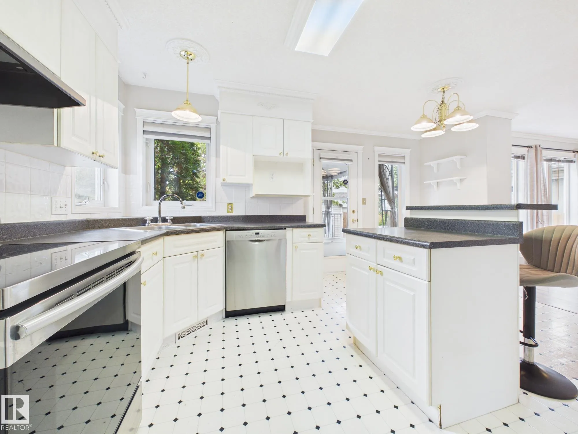 3 HARDCASTLE Place