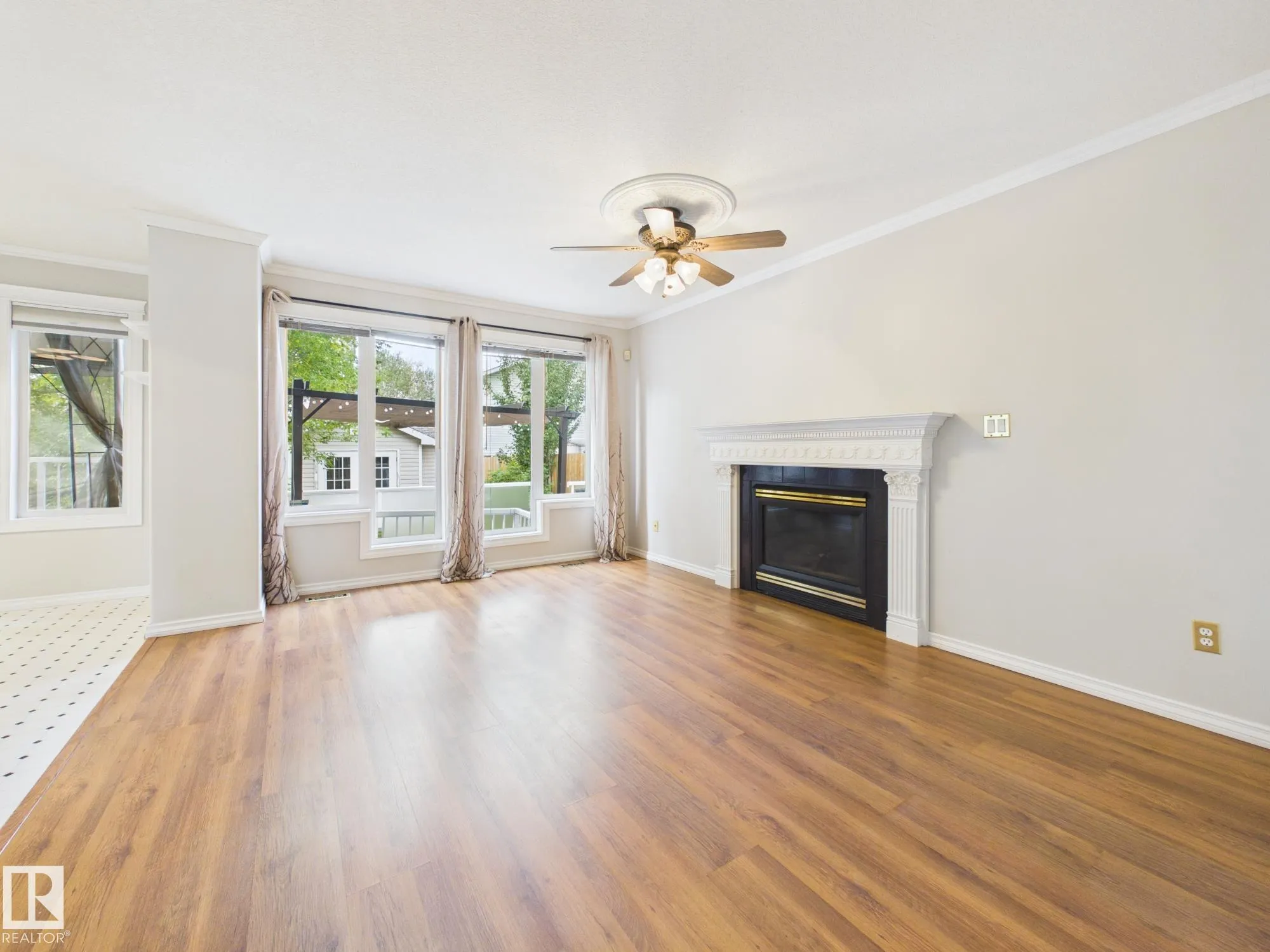 3 HARDCASTLE Place