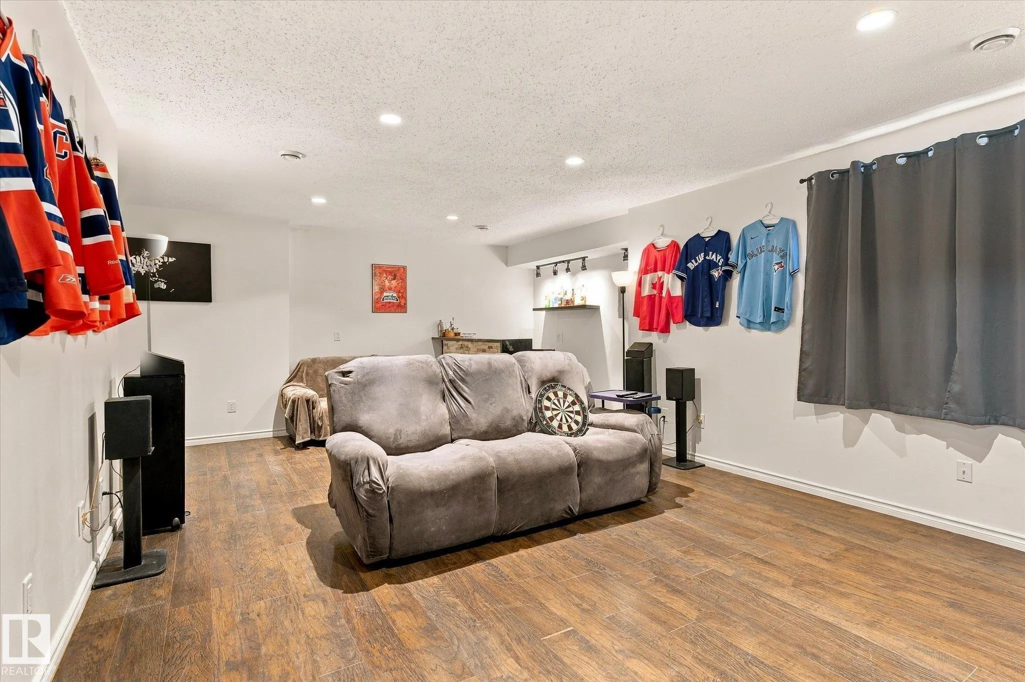 10405 98 Street