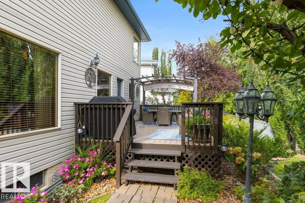37 HUNTINGTON Crescent