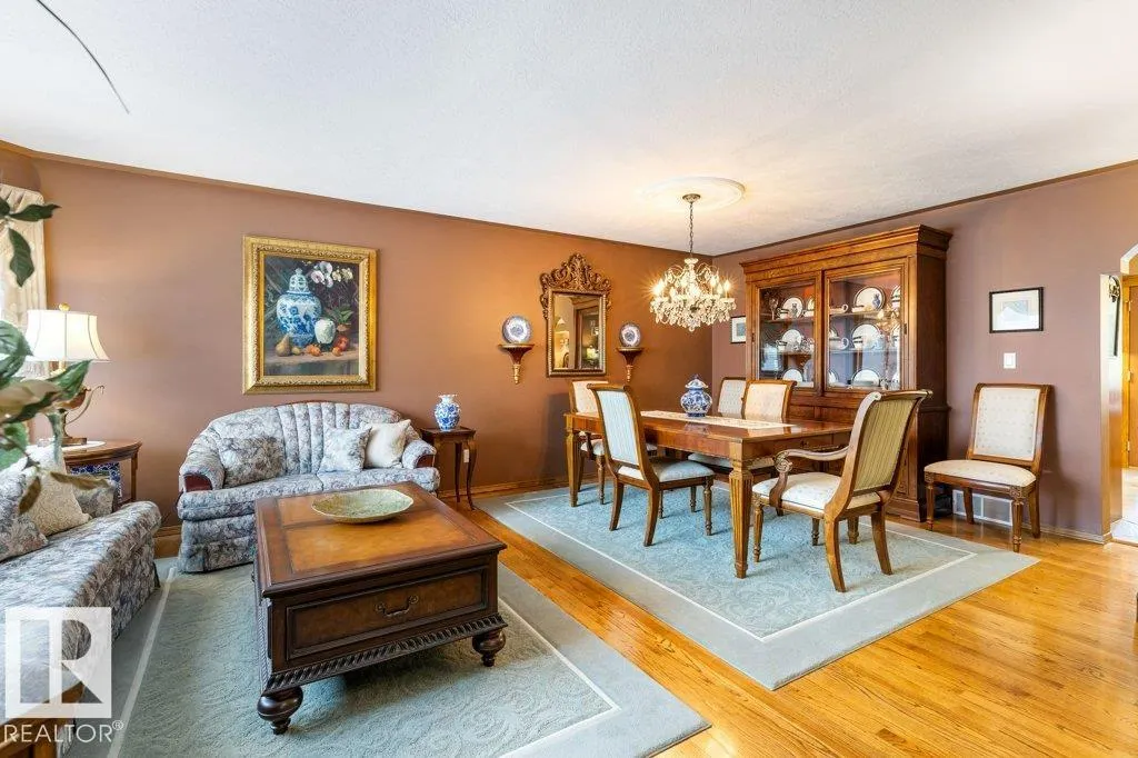 37 HUNTINGTON Crescent