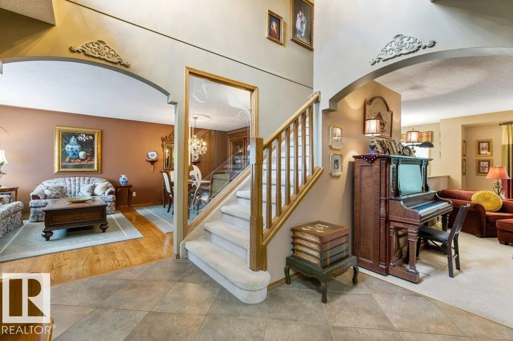 37 HUNTINGTON Crescent