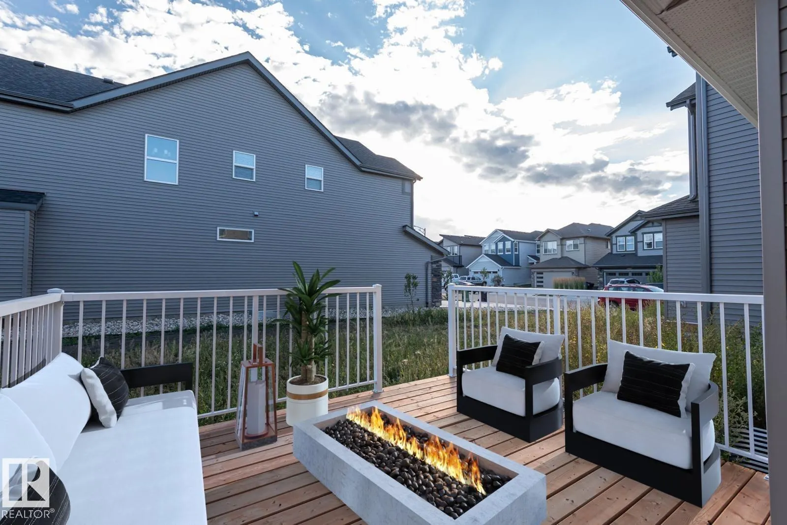 2635 DONAGHEY Crescent