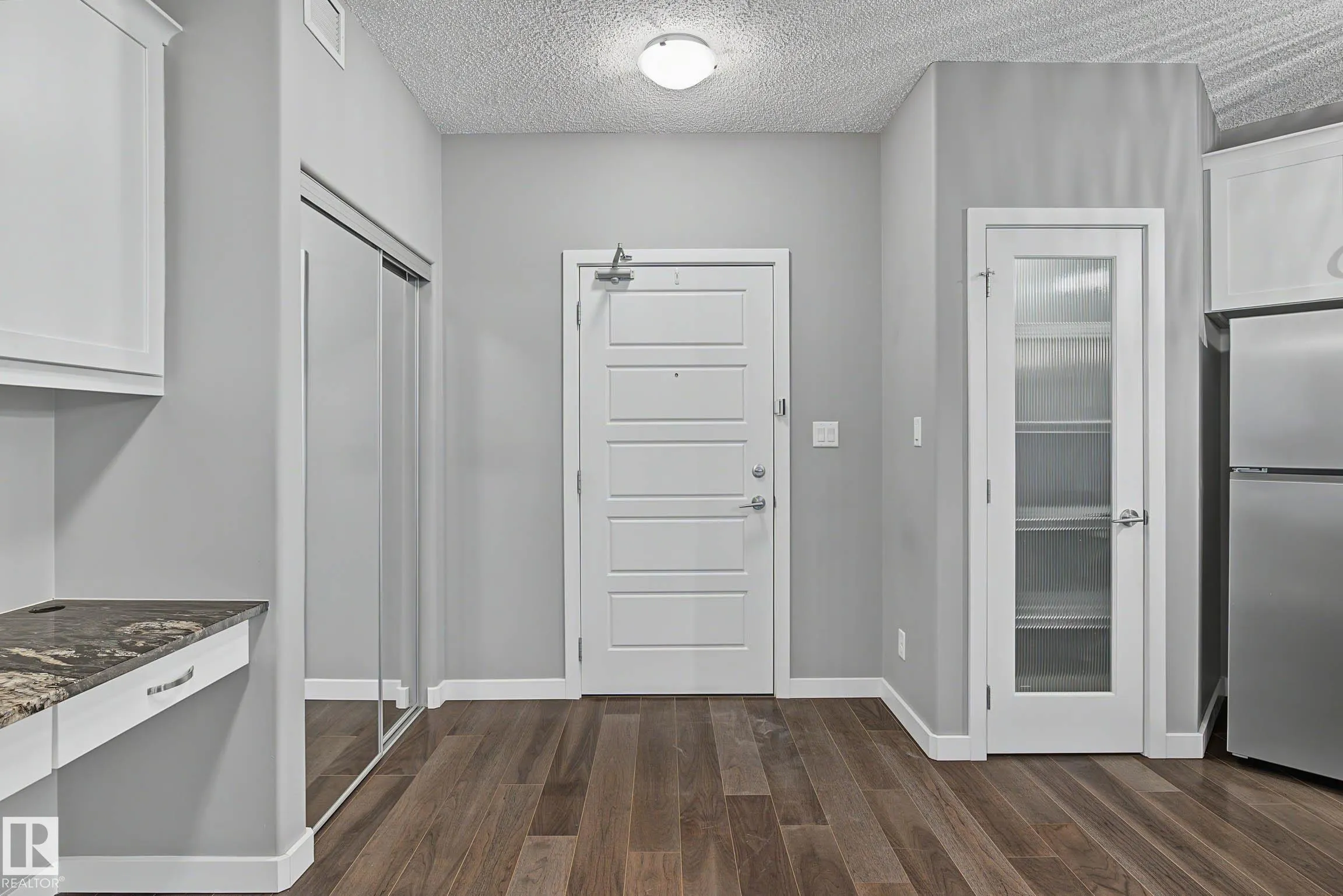 1004 ROSENTHAL Boulevard