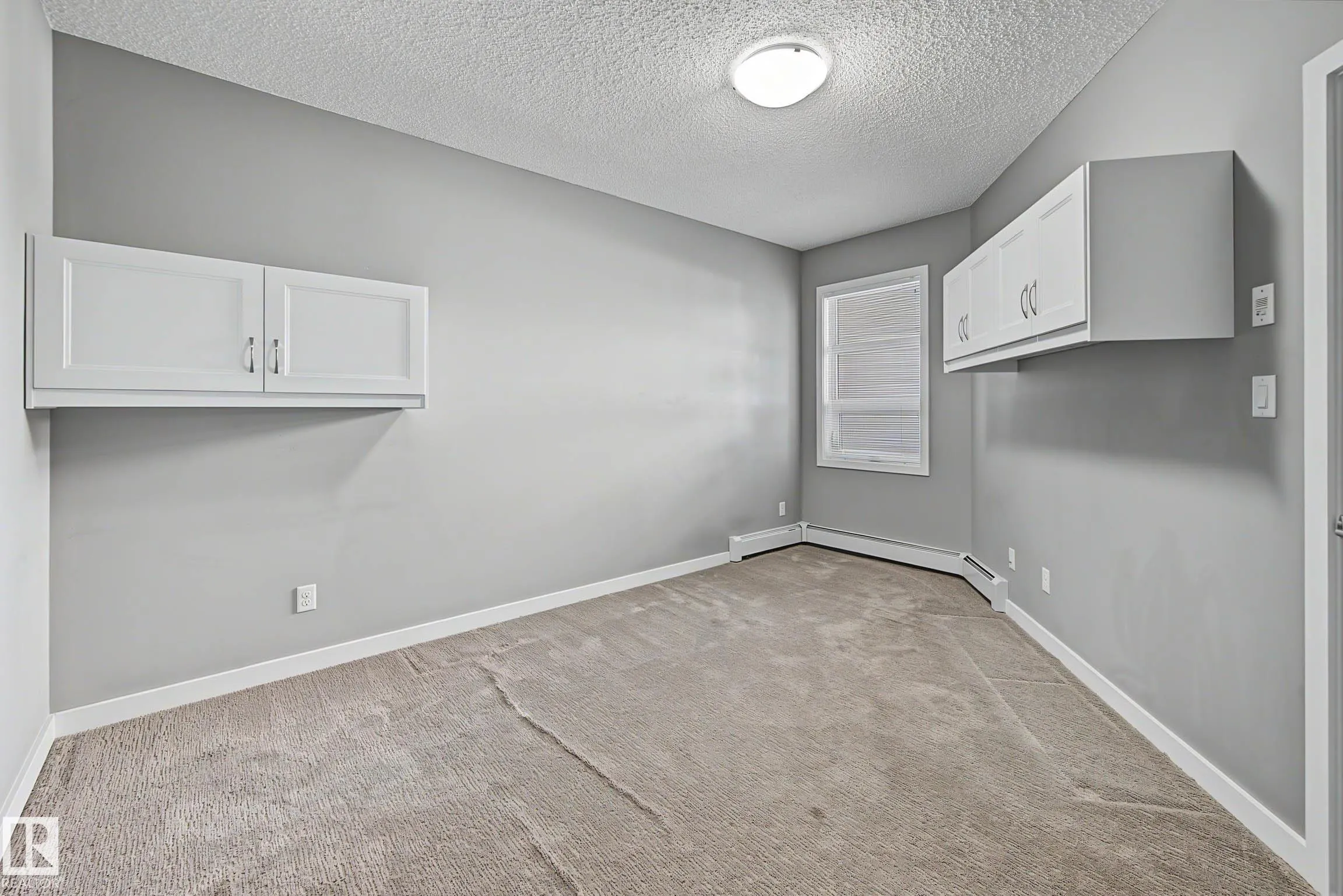 1004 ROSENTHAL Boulevard