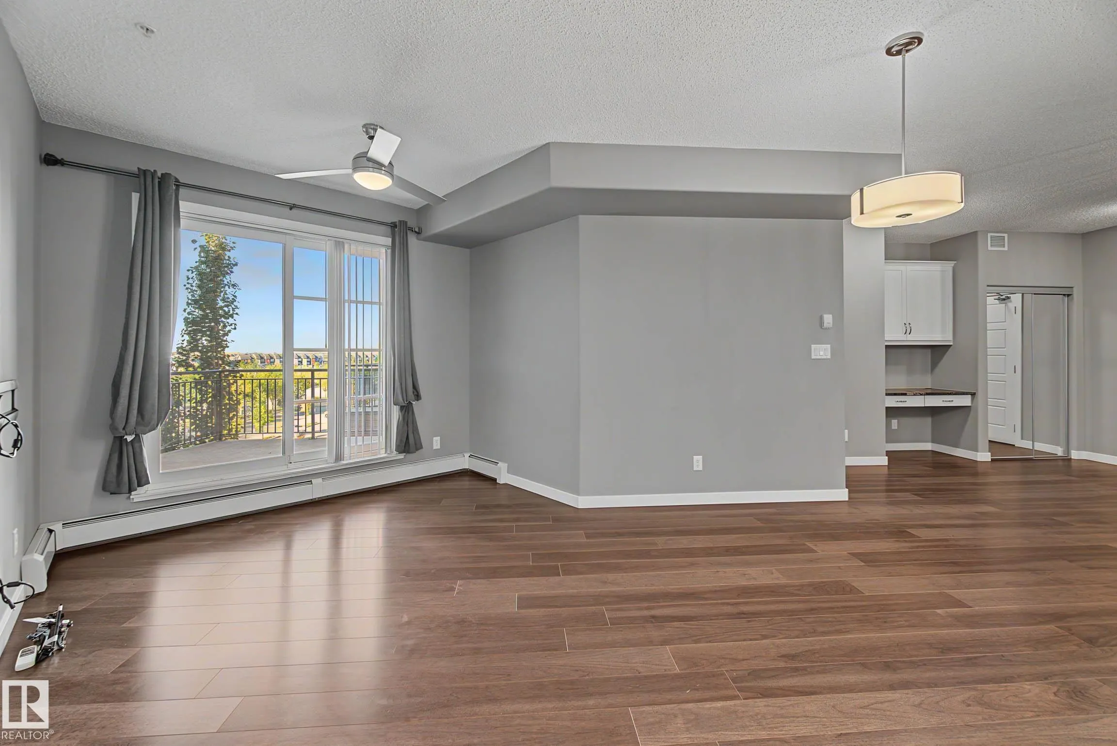 1004 ROSENTHAL Boulevard