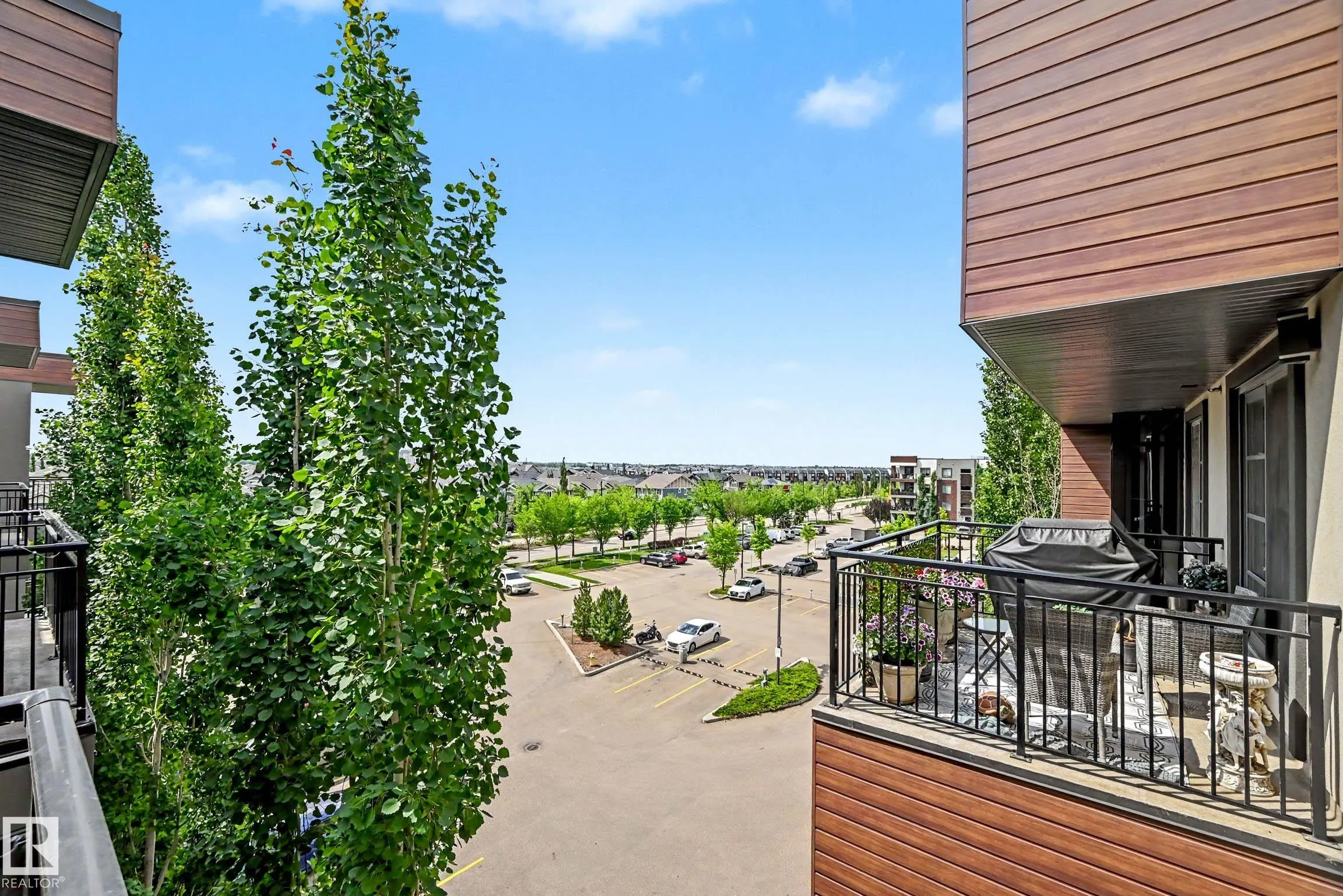 1004 ROSENTHAL Boulevard
