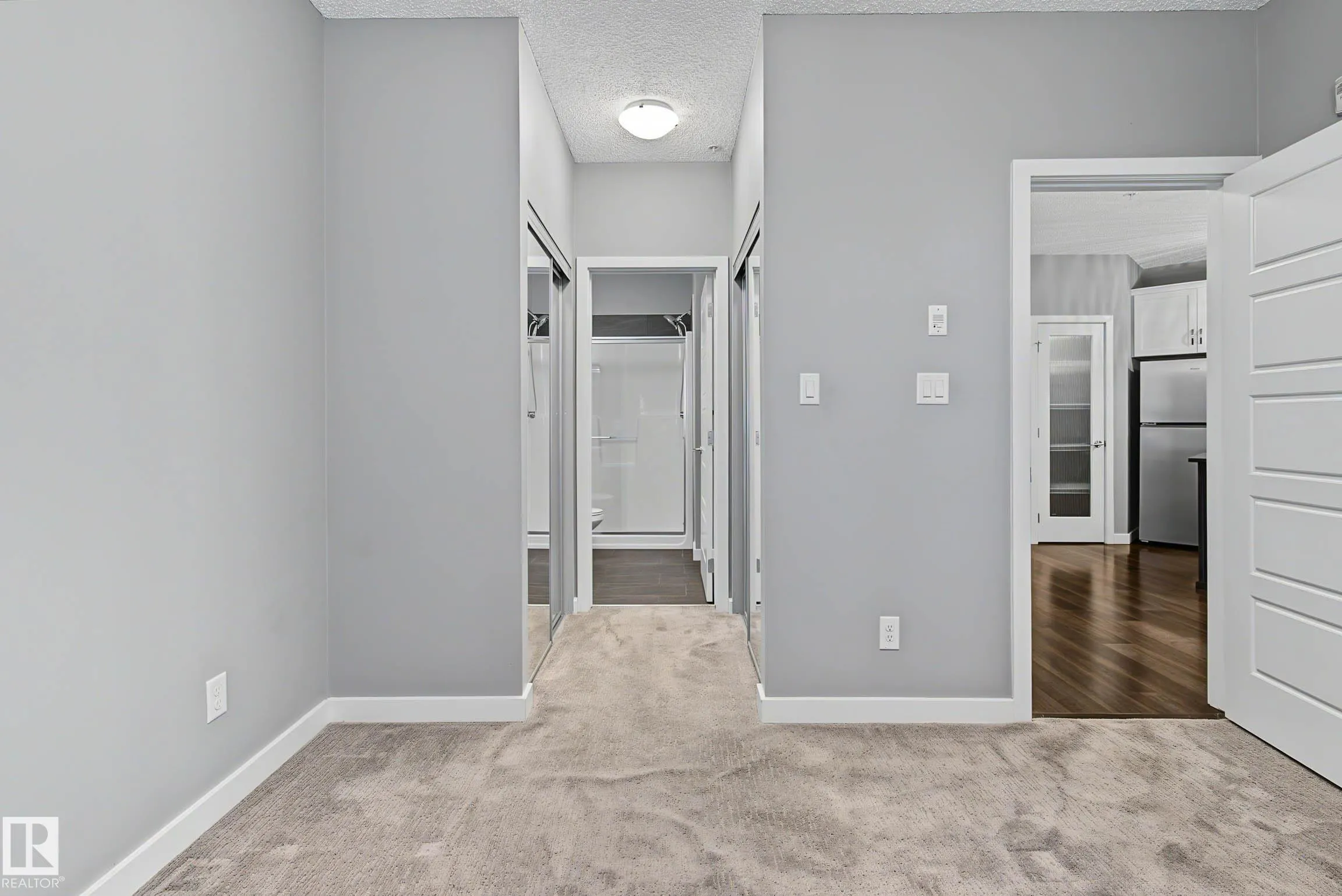 1004 ROSENTHAL Boulevard