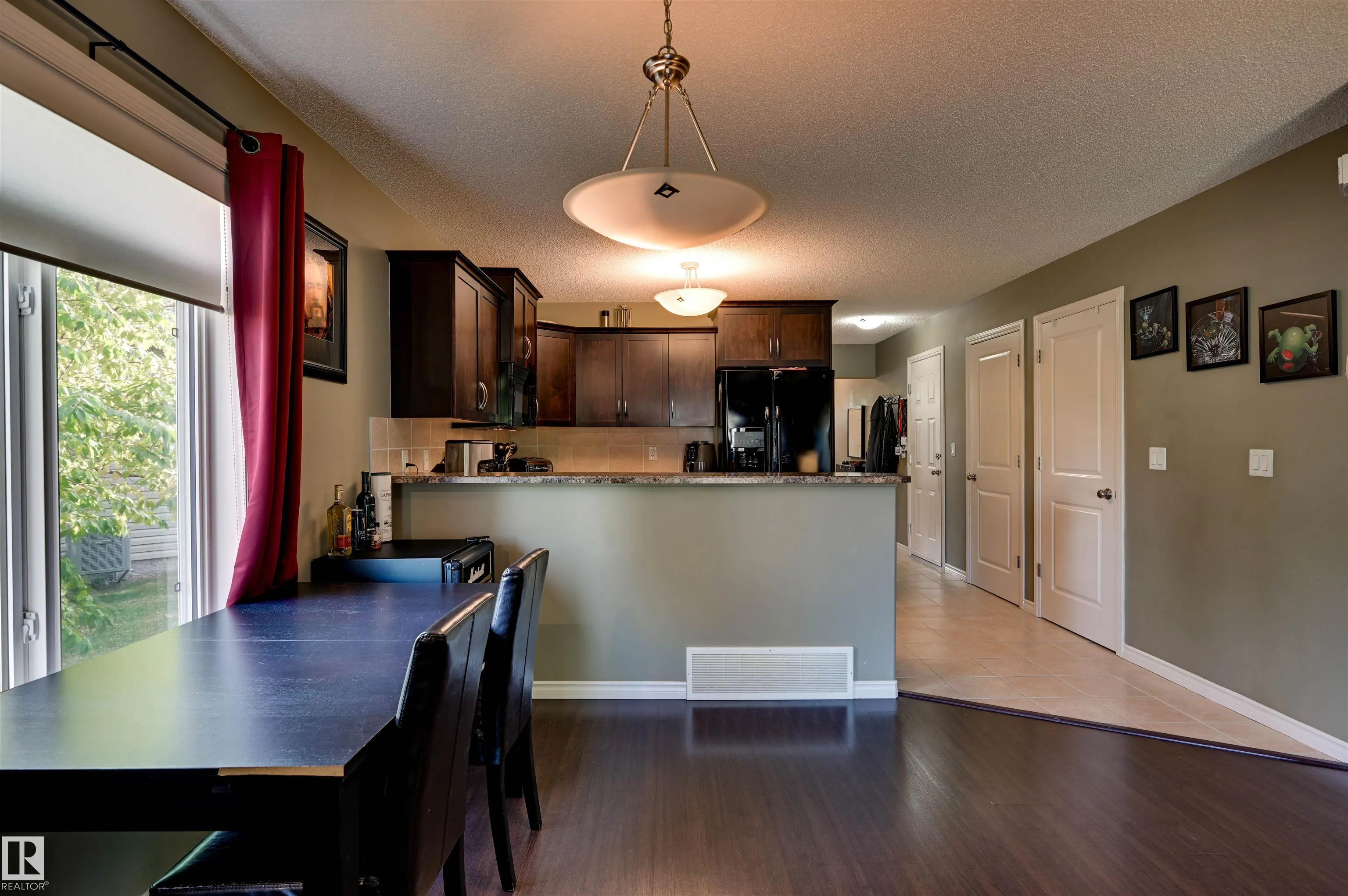 10 WOODCREST Lane