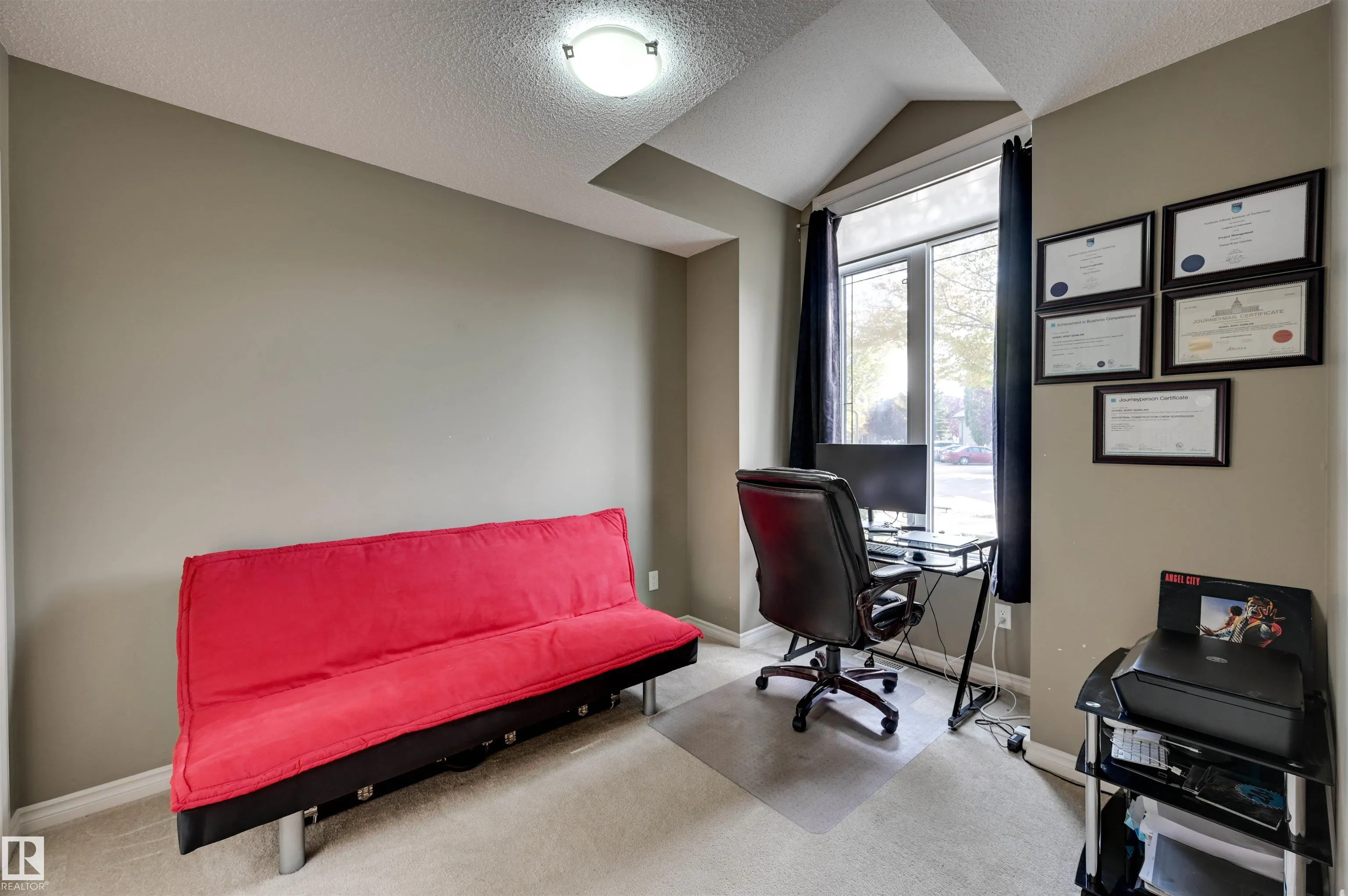 10 WOODCREST Lane