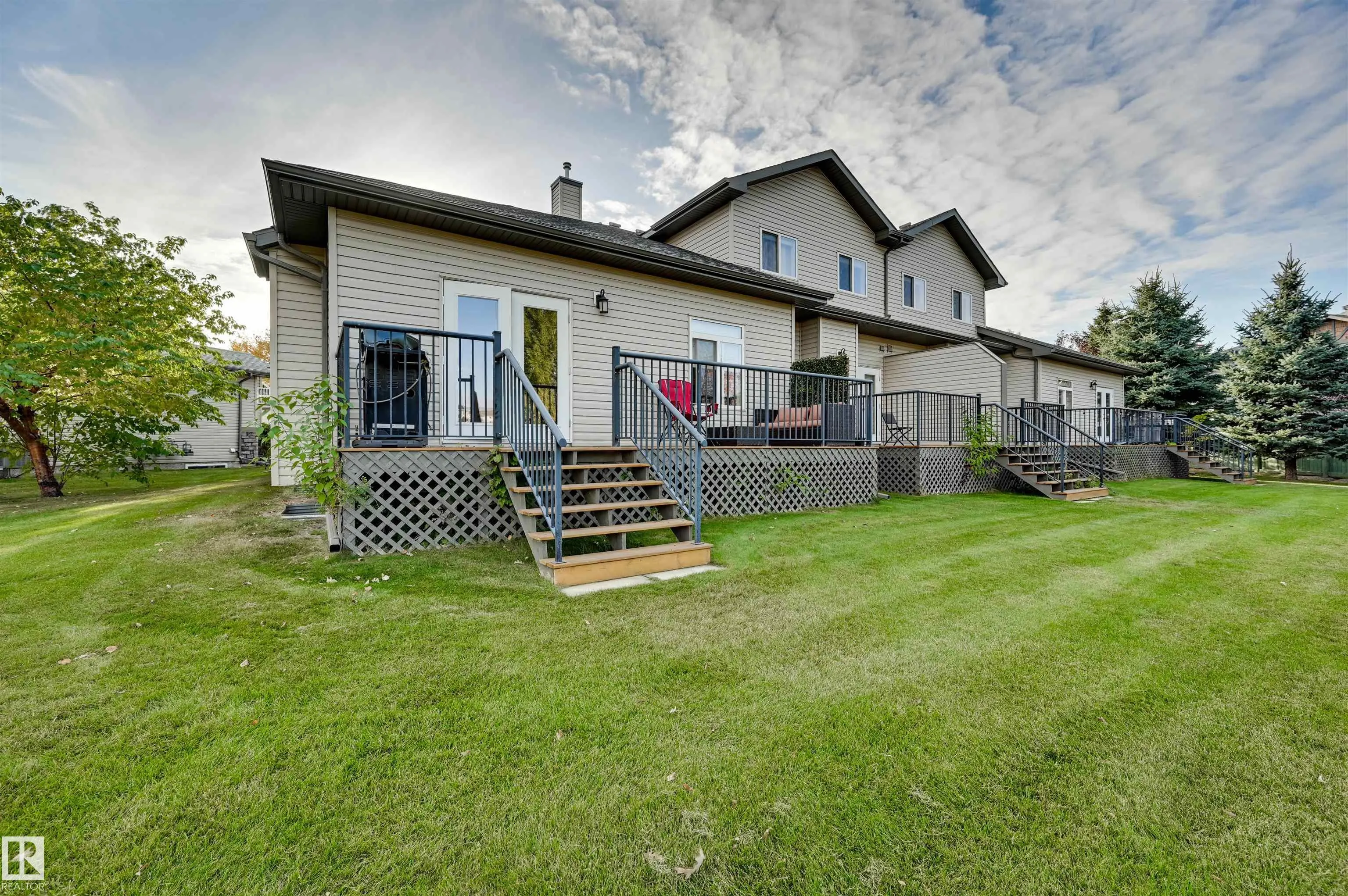 10 WOODCREST Lane