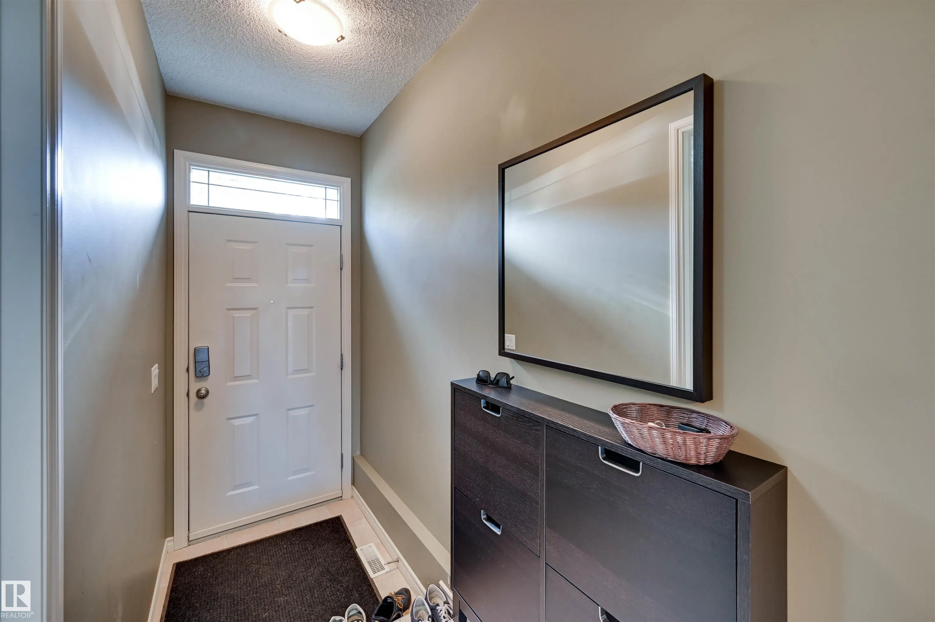 10 WOODCREST Lane