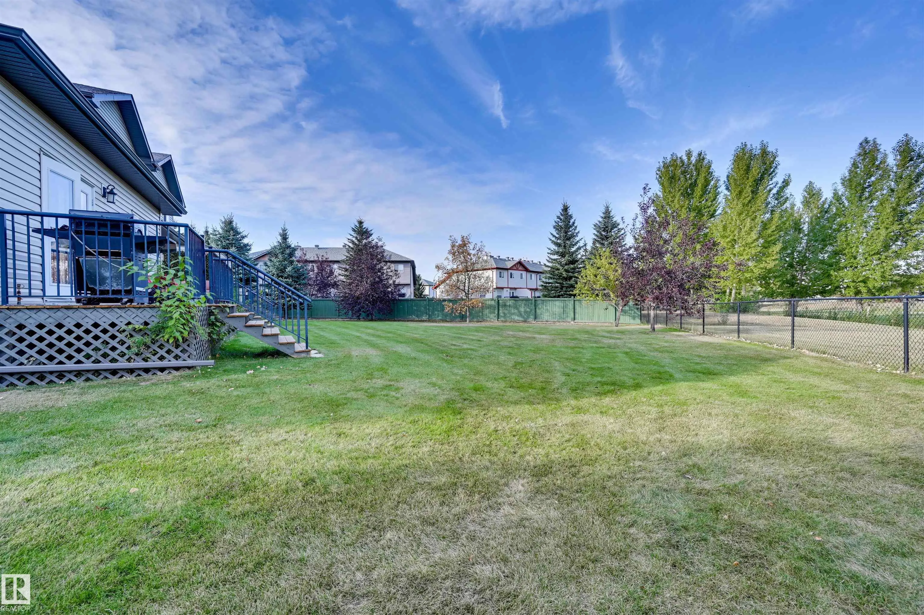 10 WOODCREST Lane