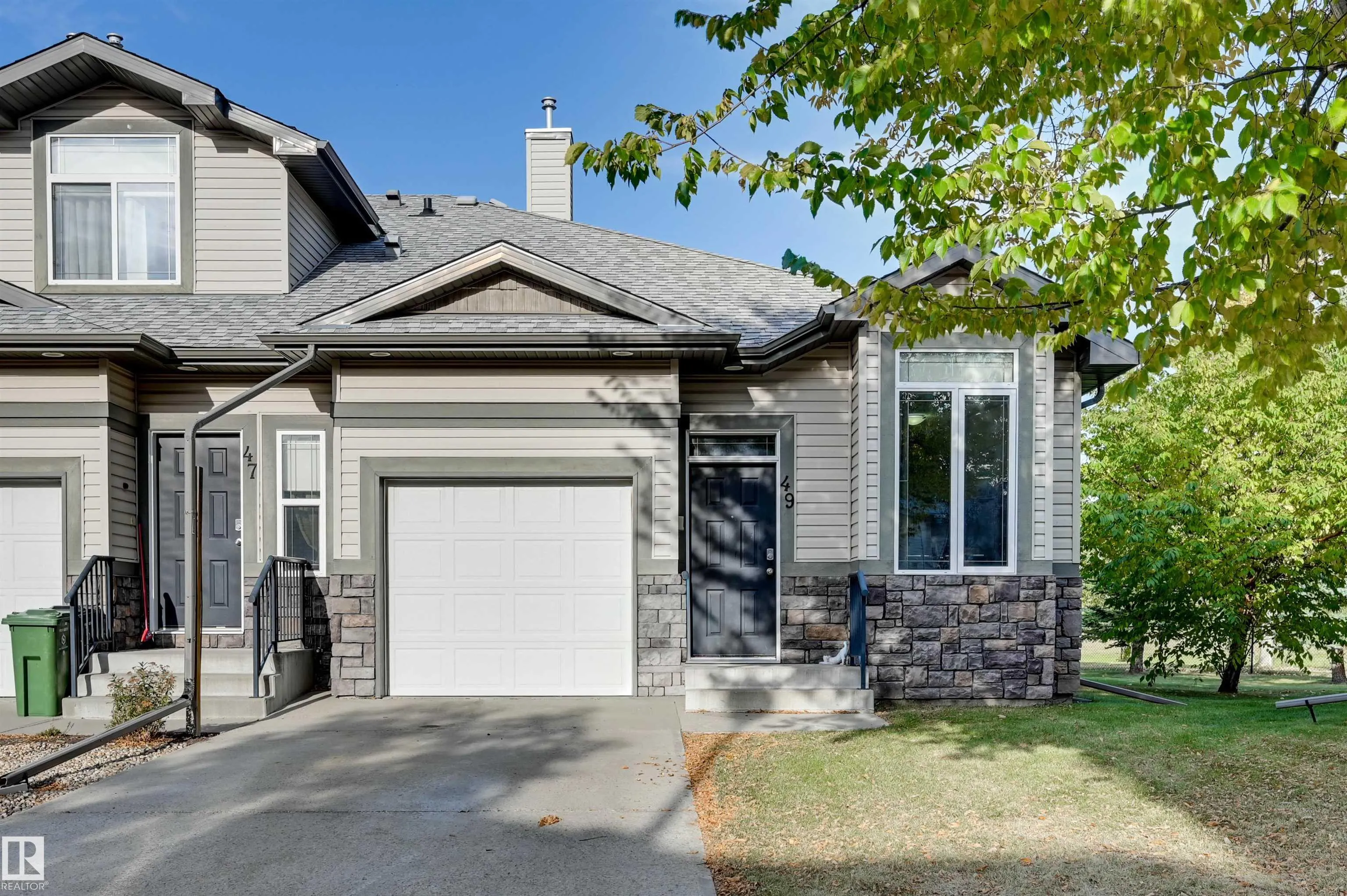 10 WOODCREST Lane