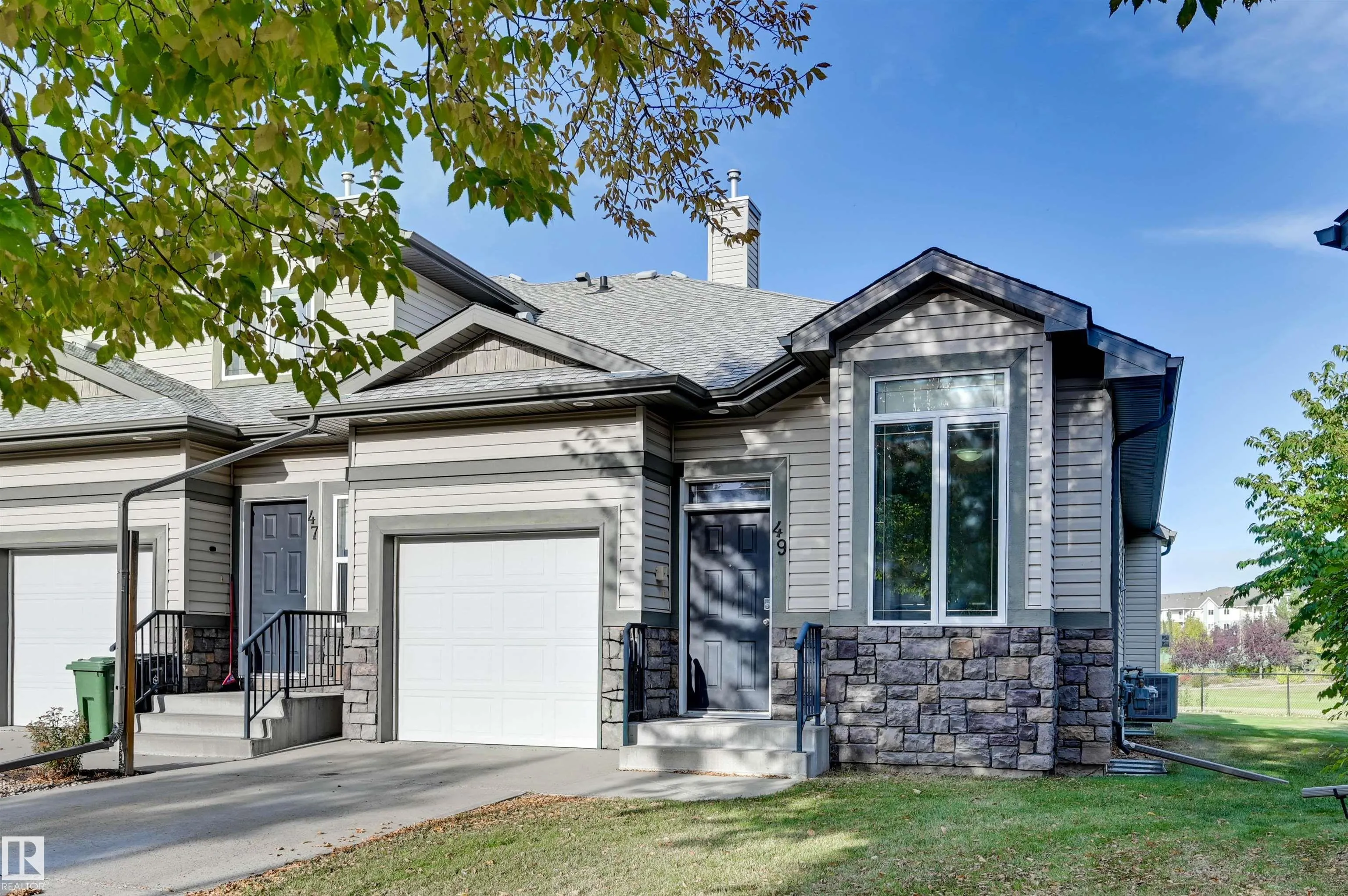 10 WOODCREST Lane