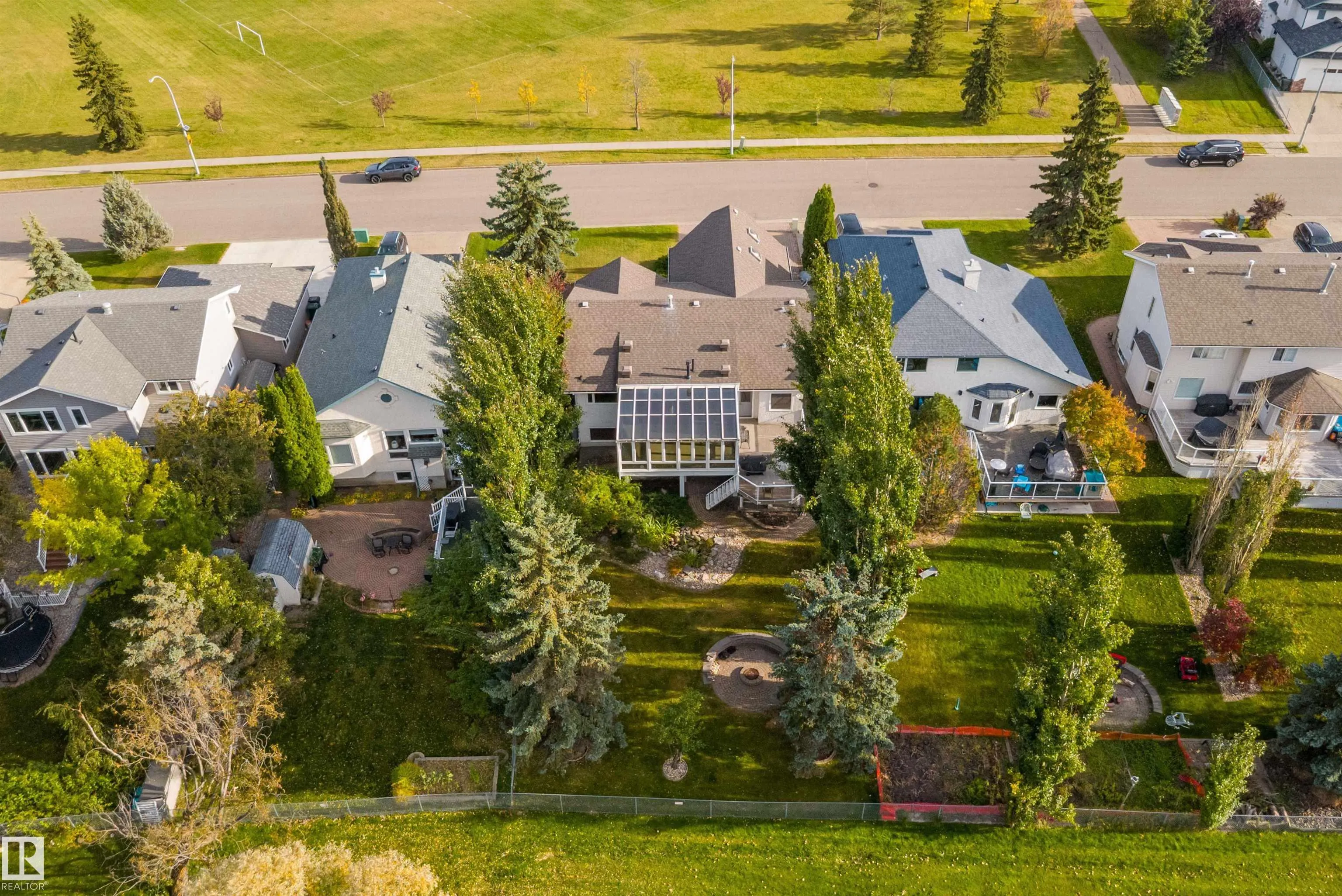 26 FAIRWAY Drive