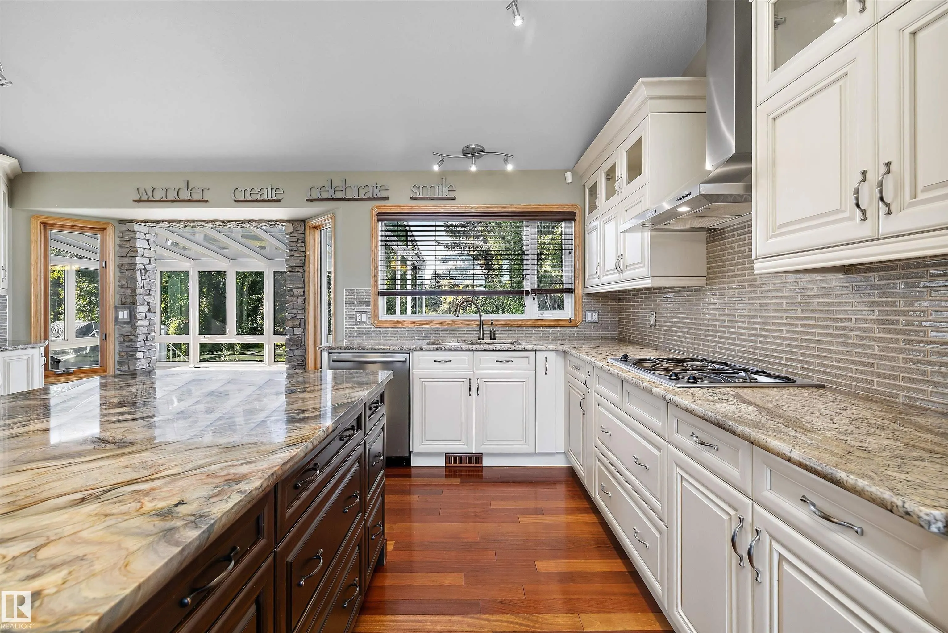 26 FAIRWAY Drive
