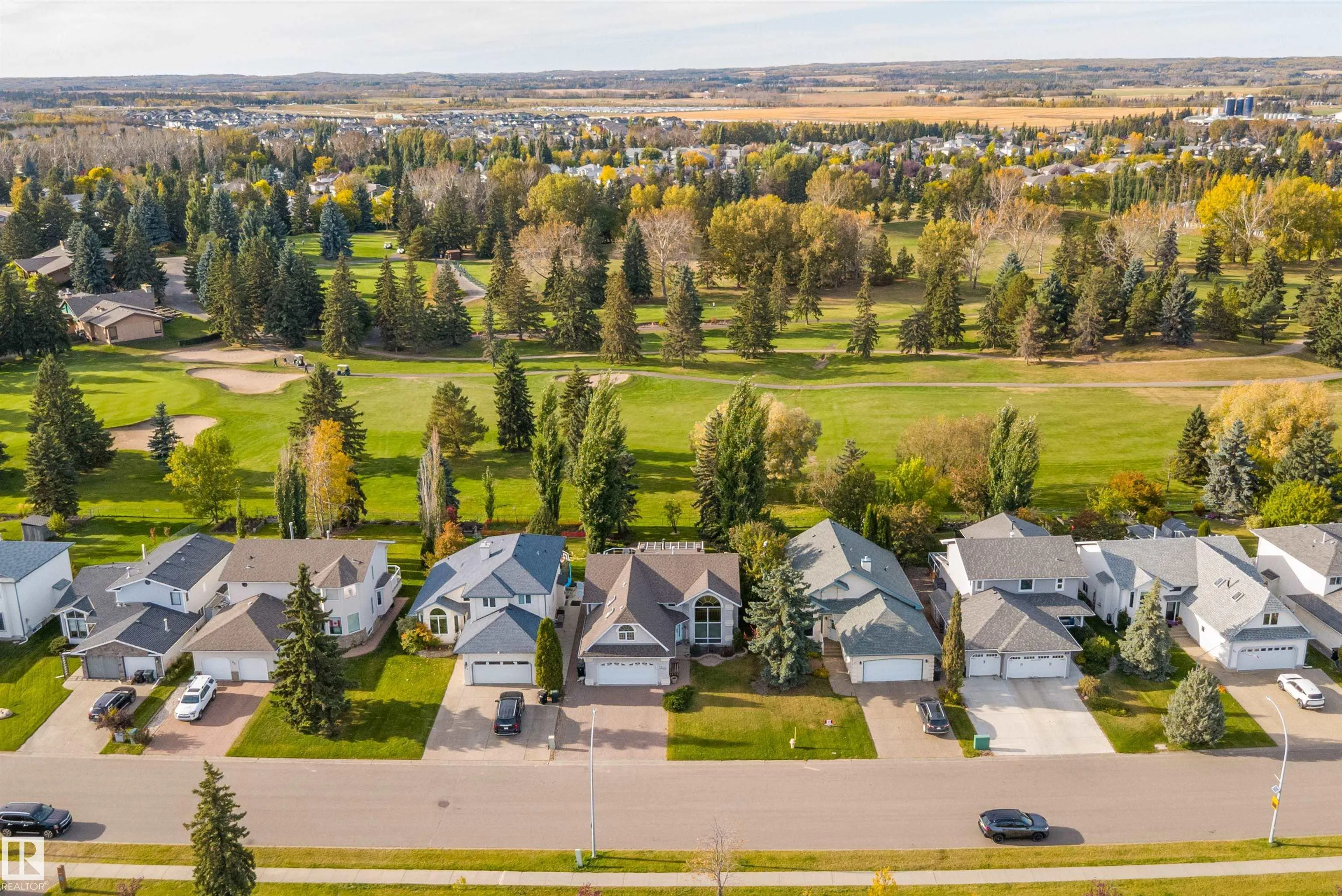 26 FAIRWAY Drive