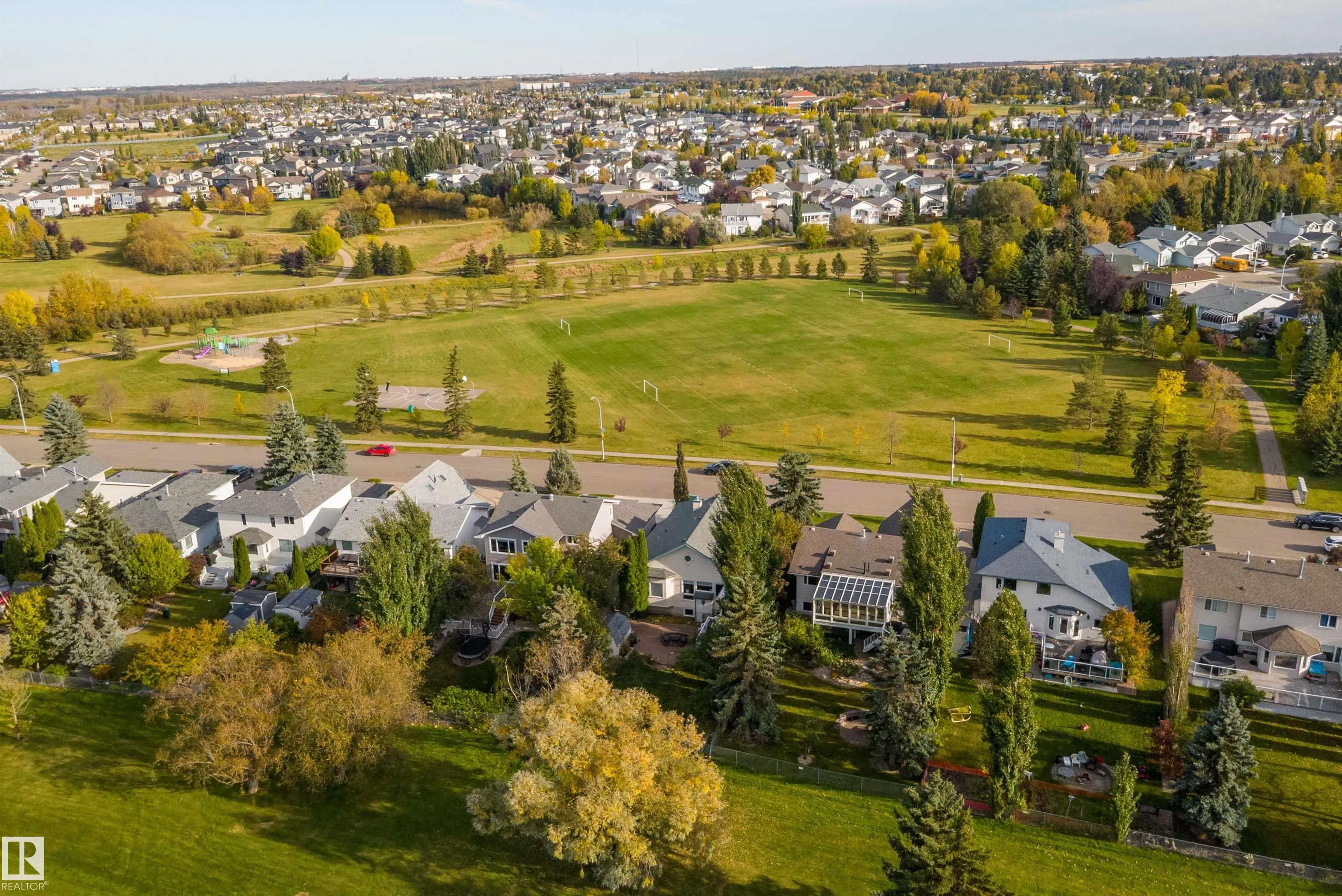 26 FAIRWAY Drive