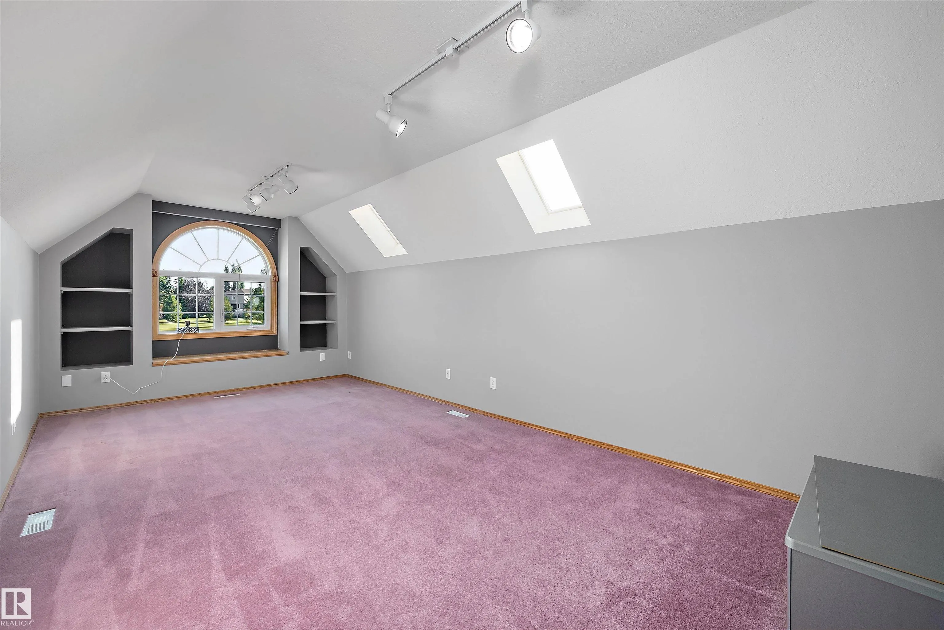 26 FAIRWAY Drive