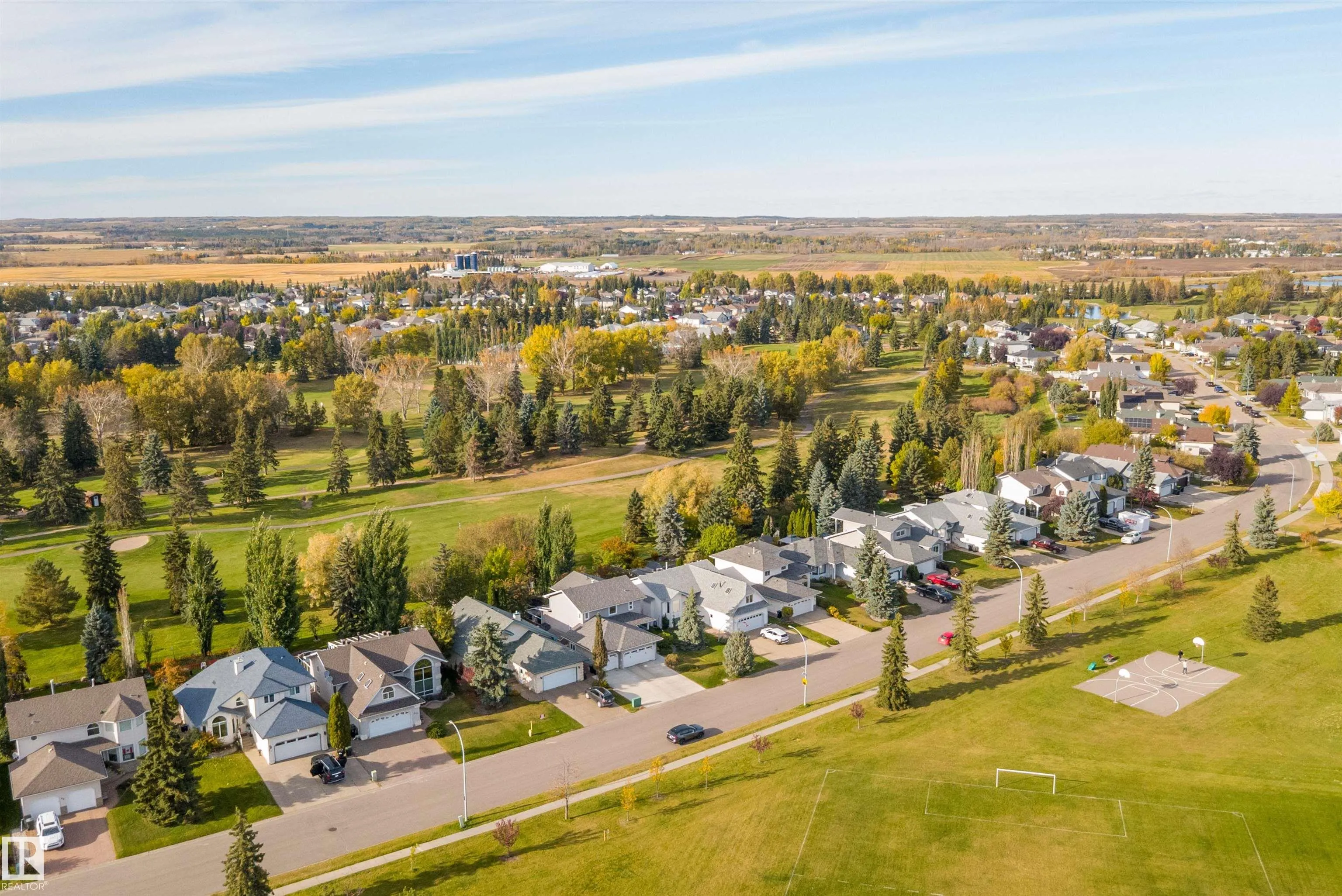 26 FAIRWAY Drive