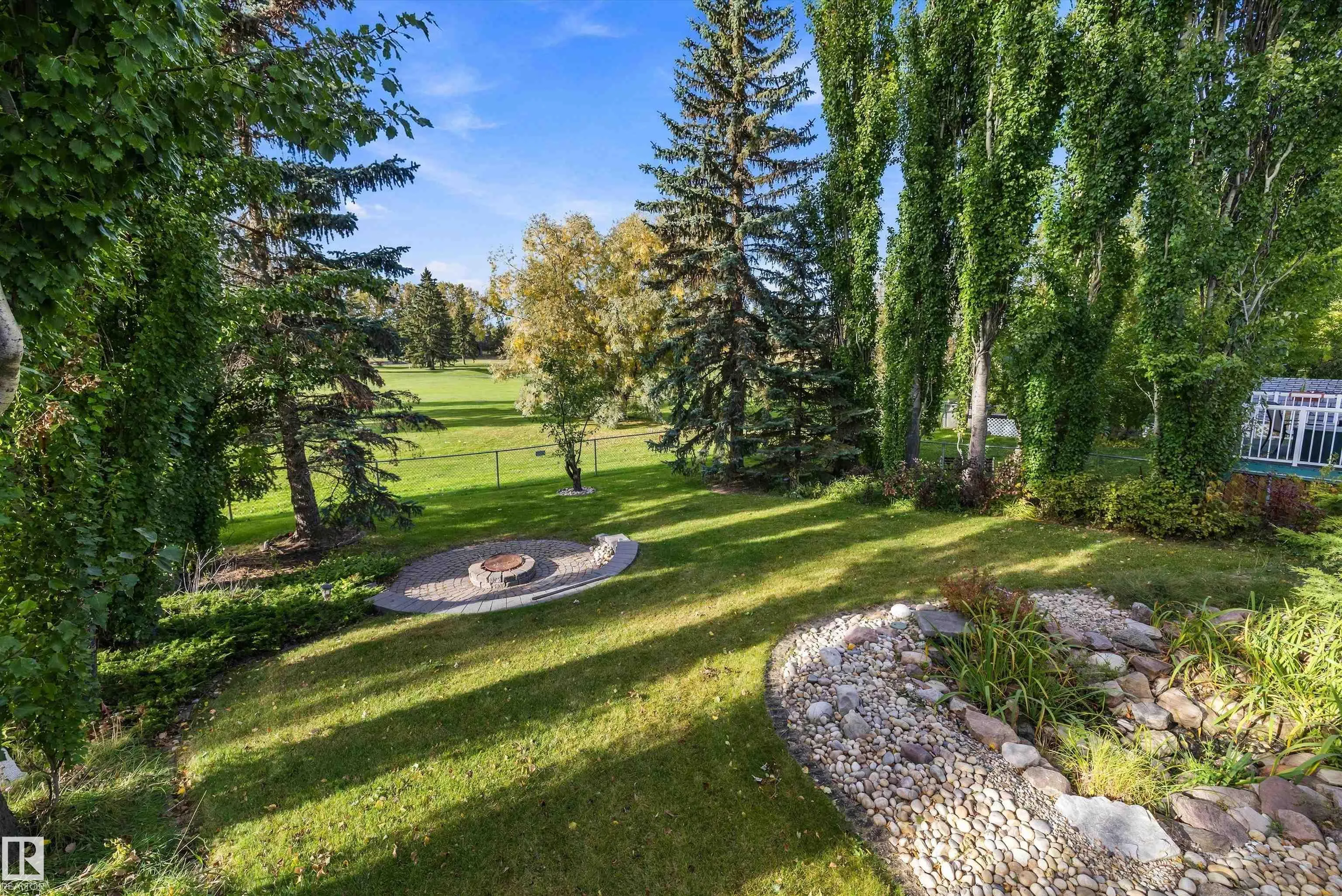 26 FAIRWAY Drive