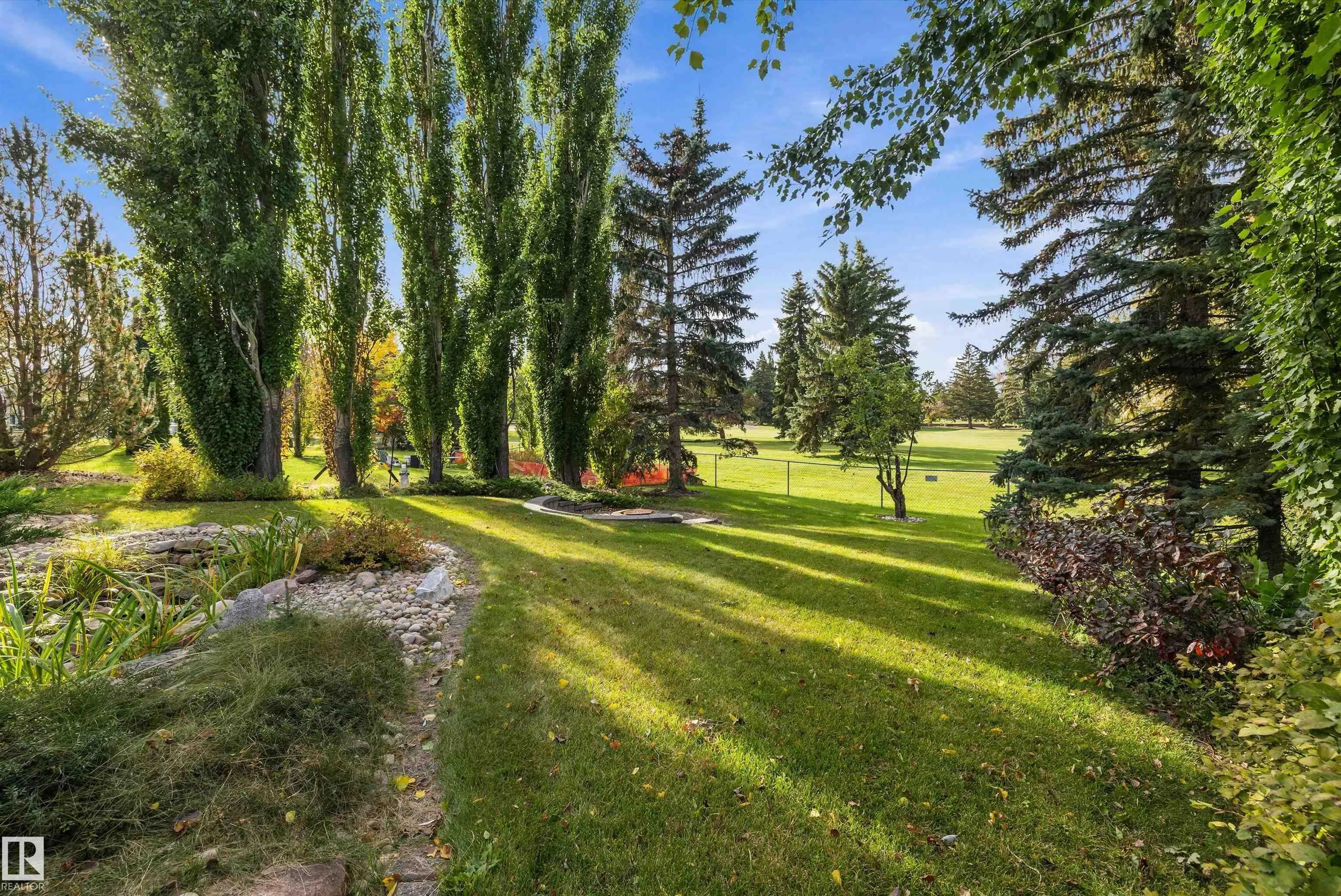 26 FAIRWAY Drive
