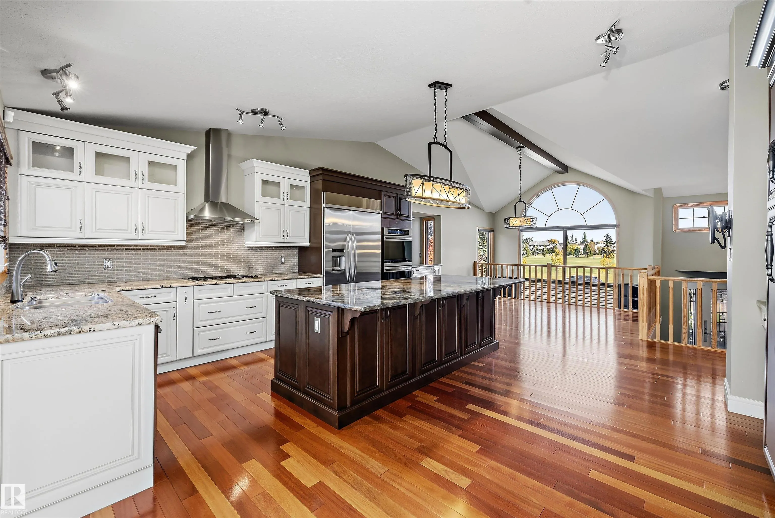 26 FAIRWAY Drive