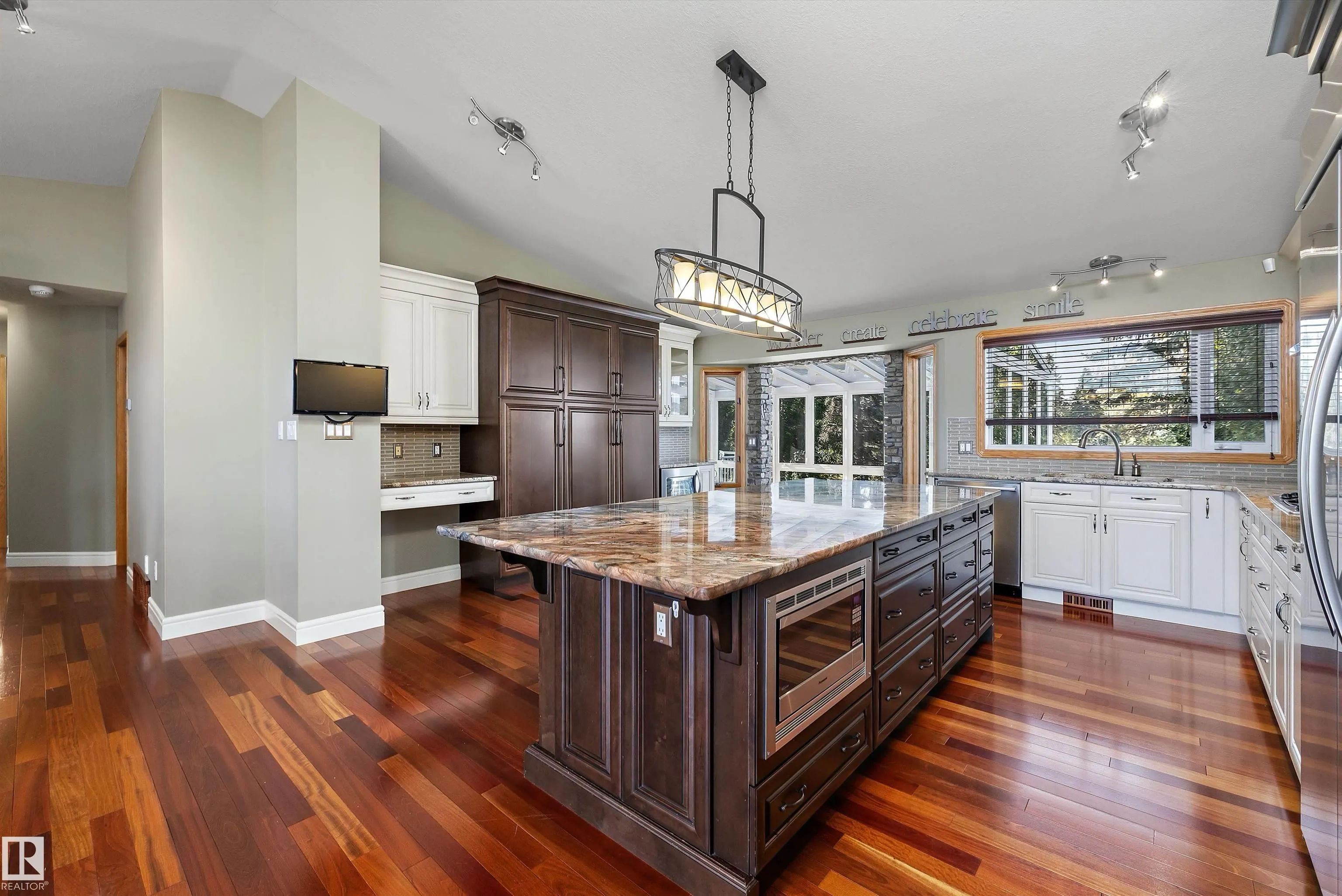 26 FAIRWAY Drive