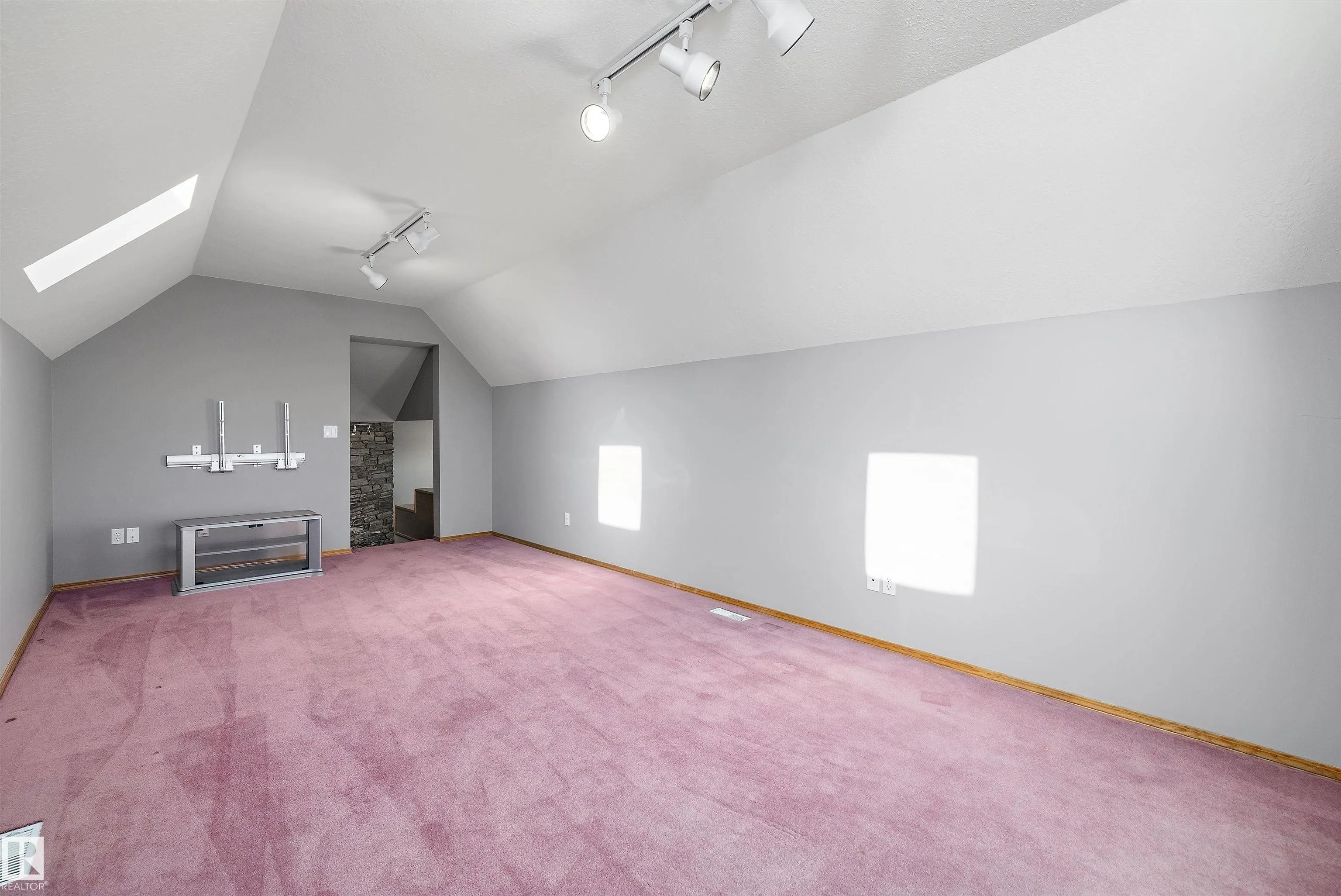 26 FAIRWAY Drive
