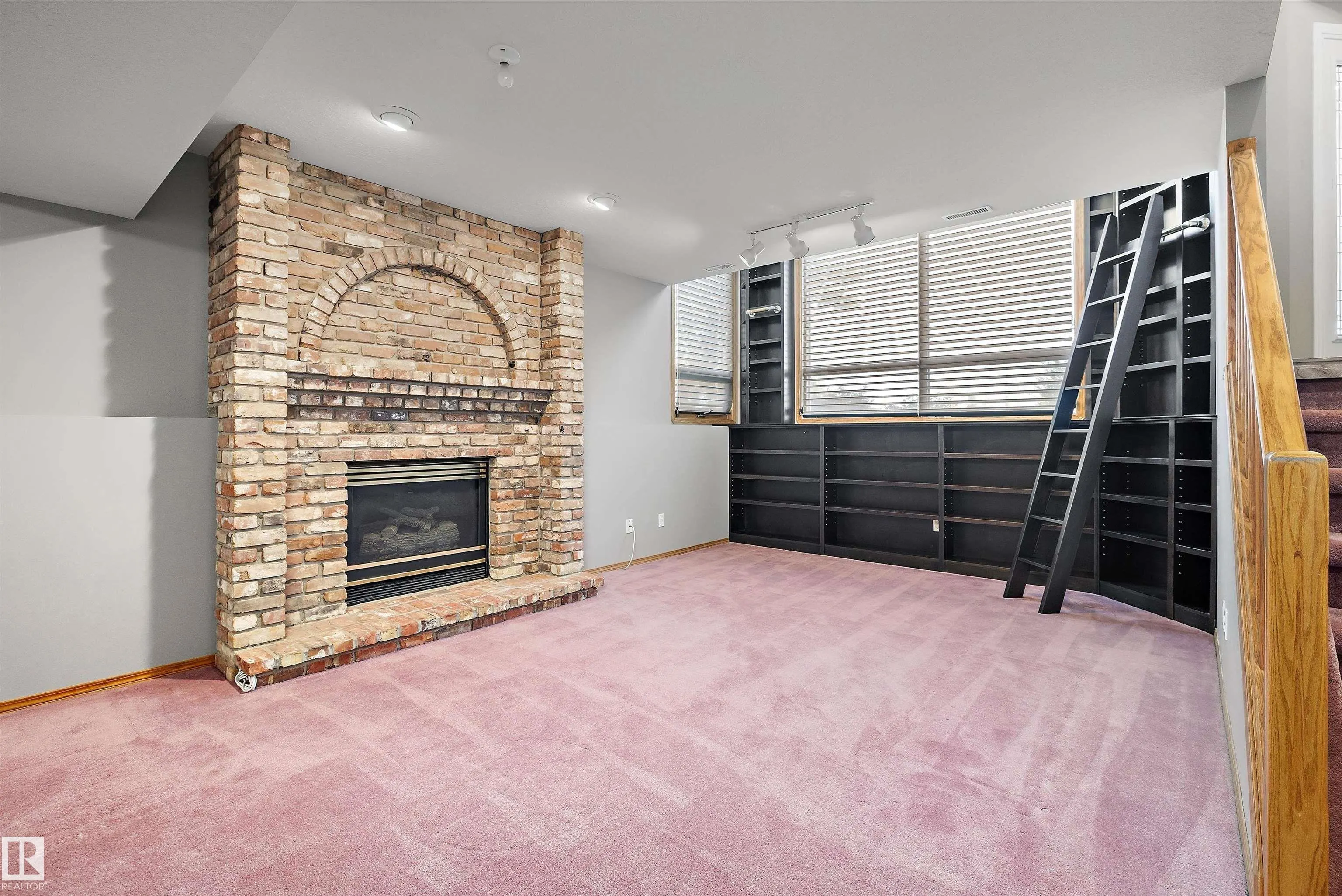 26 FAIRWAY Drive