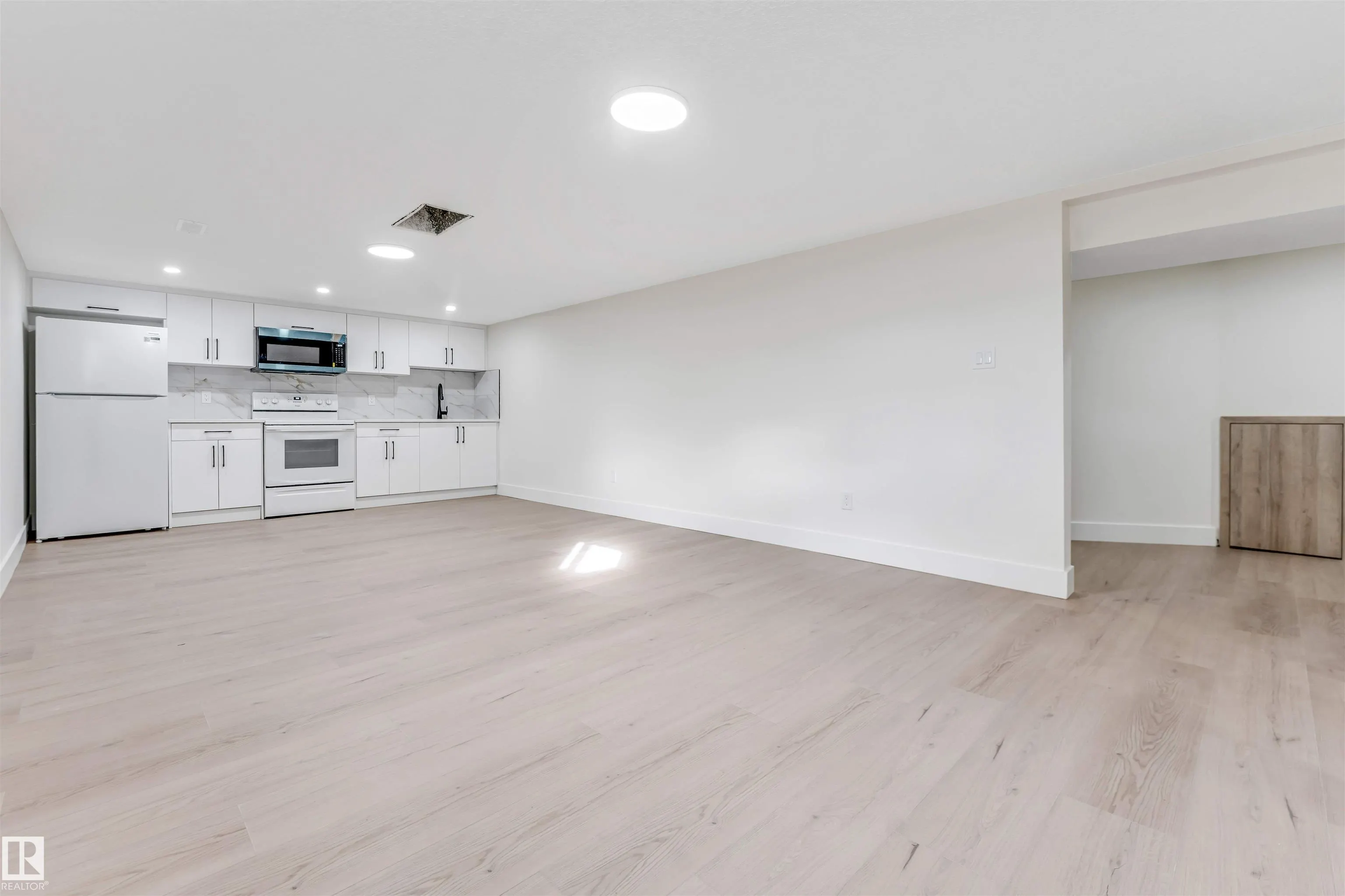 12811 135 ST