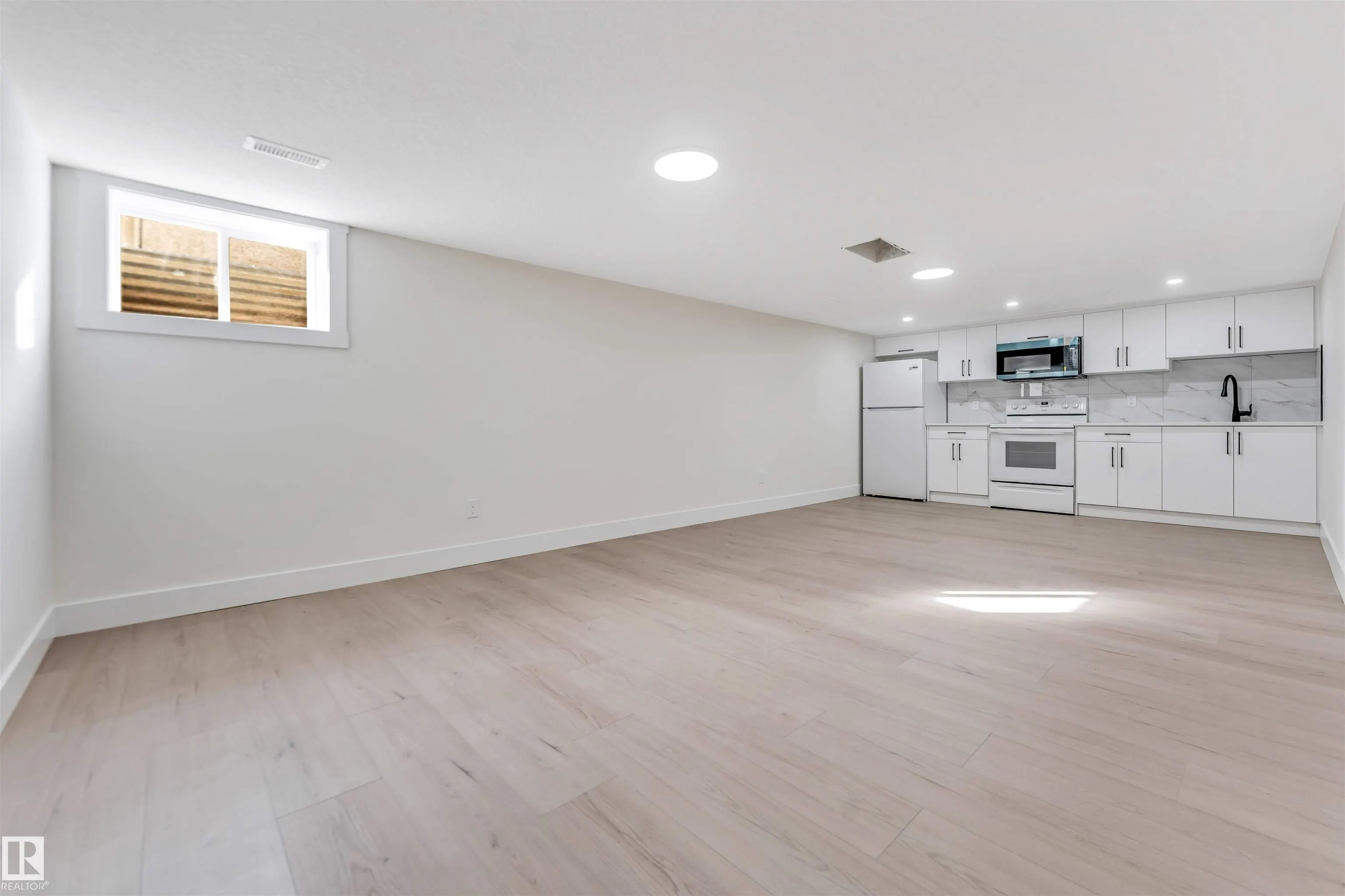 12811 135 ST