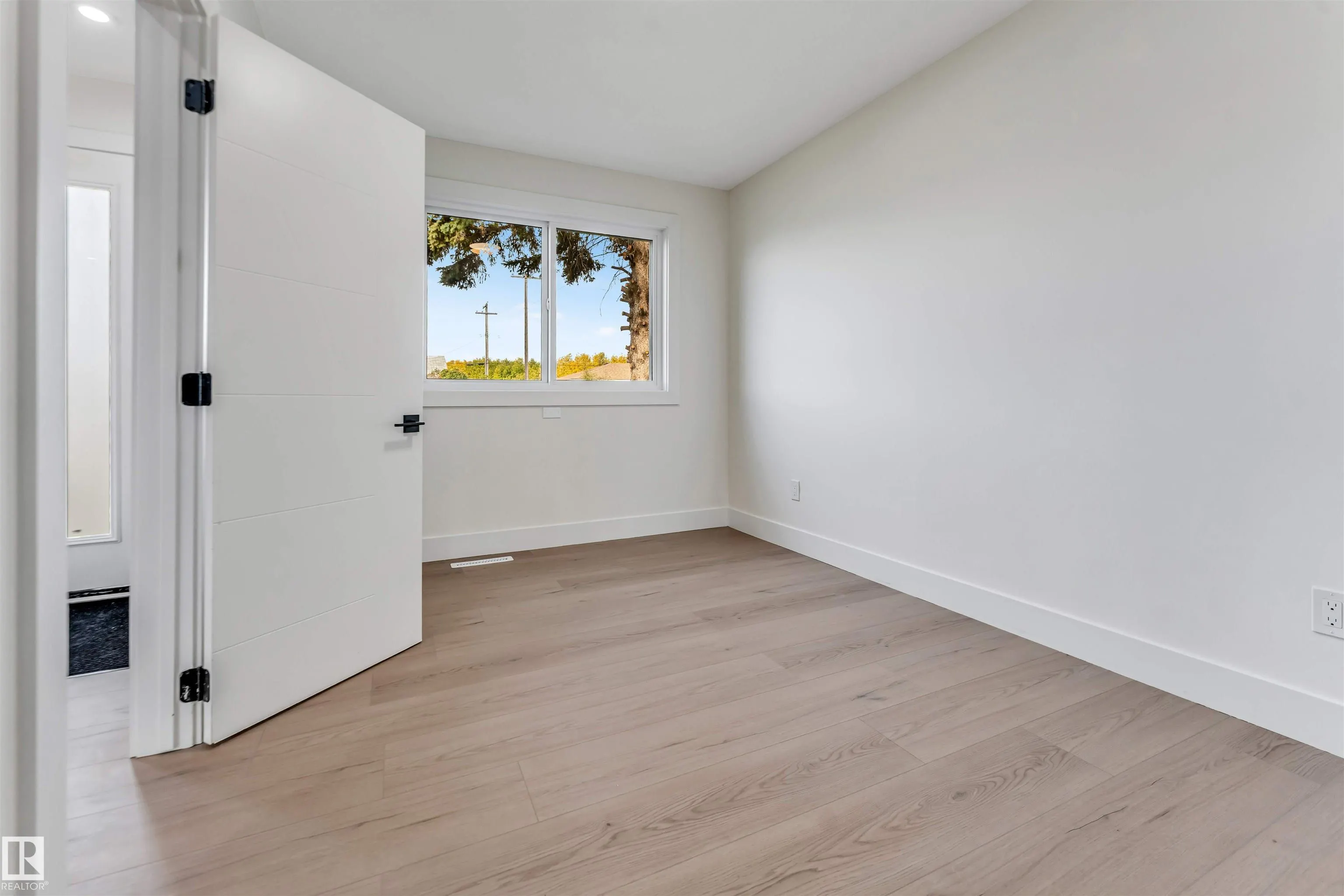 12811 135 ST