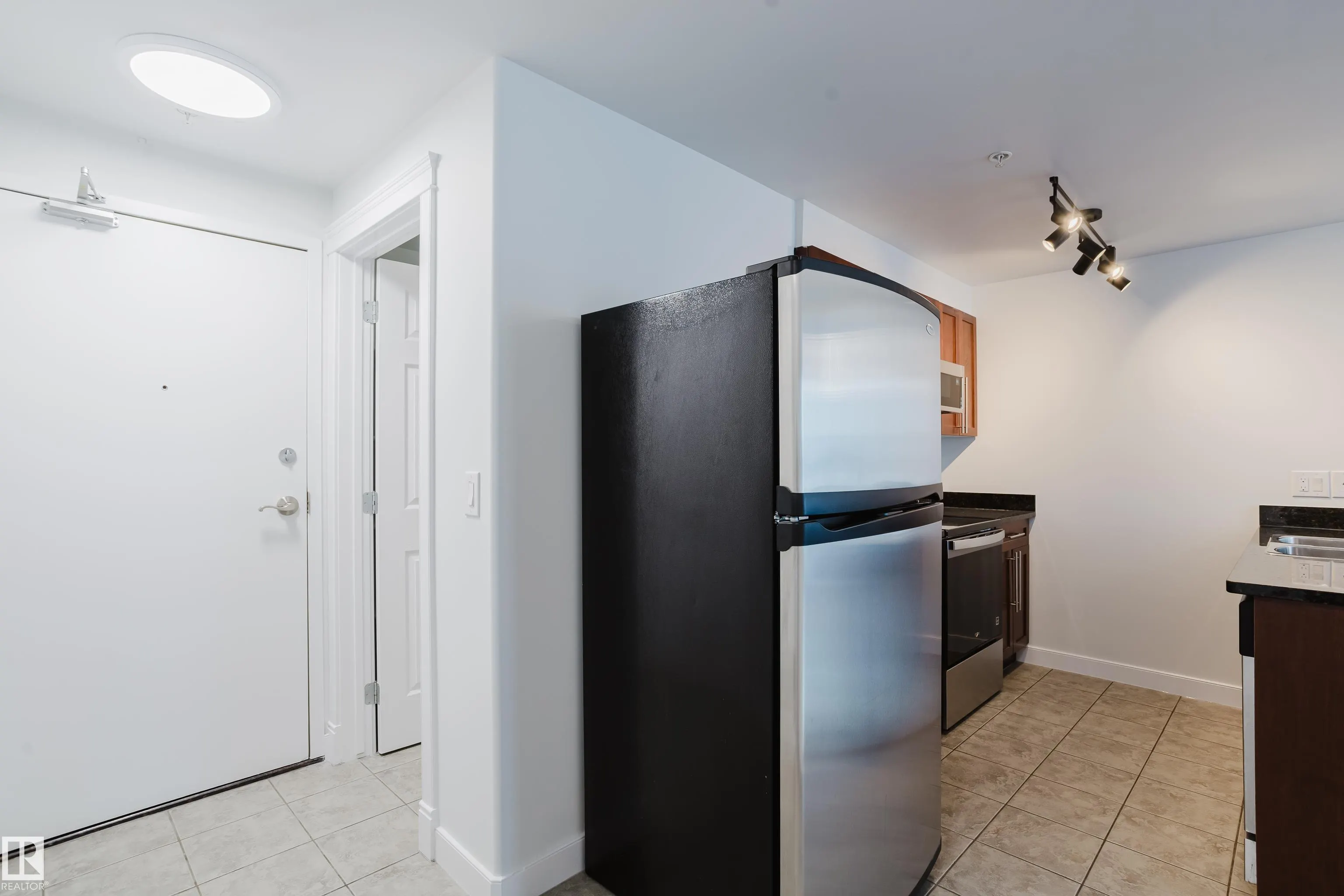 9939 109 Street