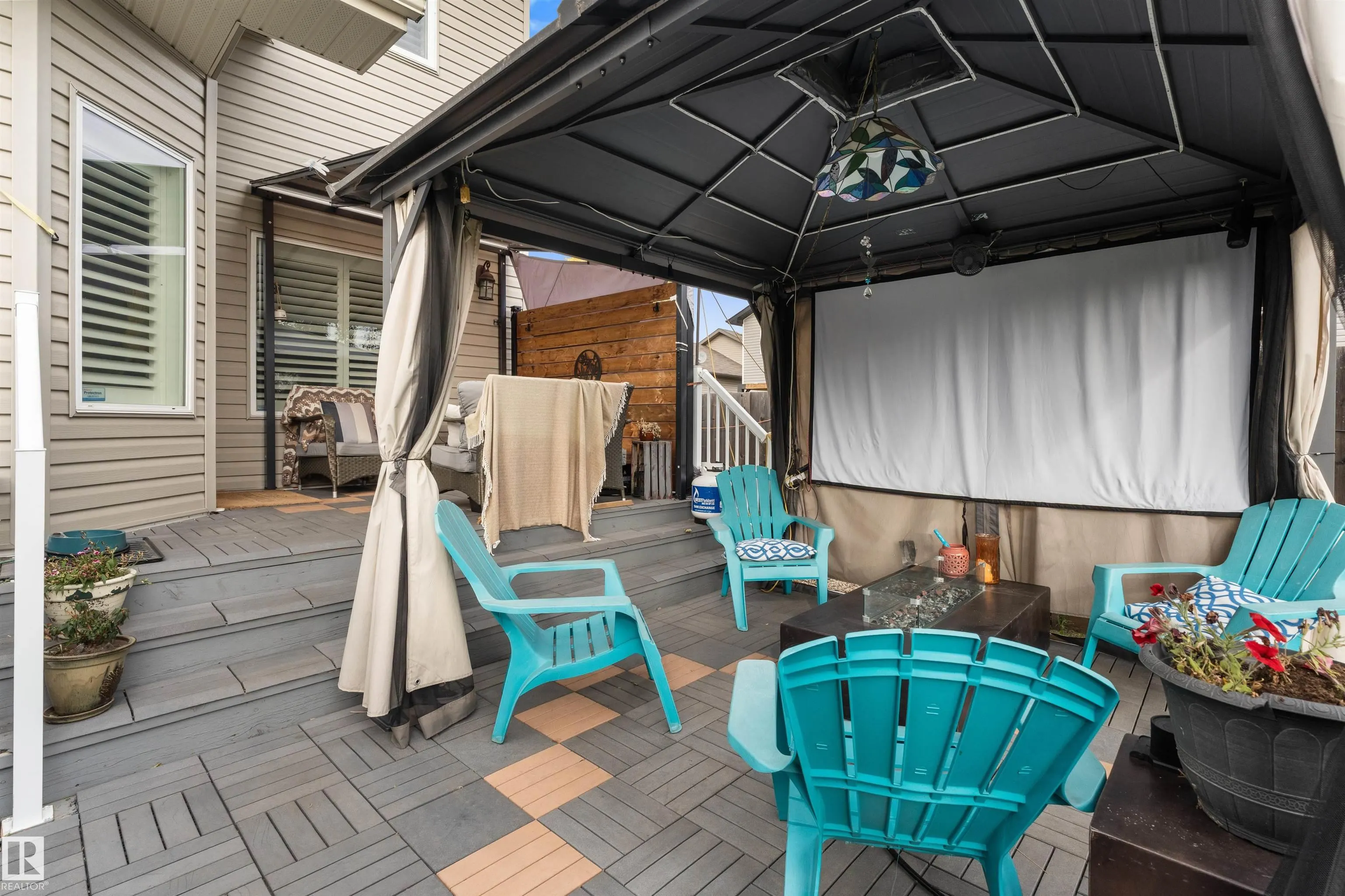 1240 WESTERRA Crescent