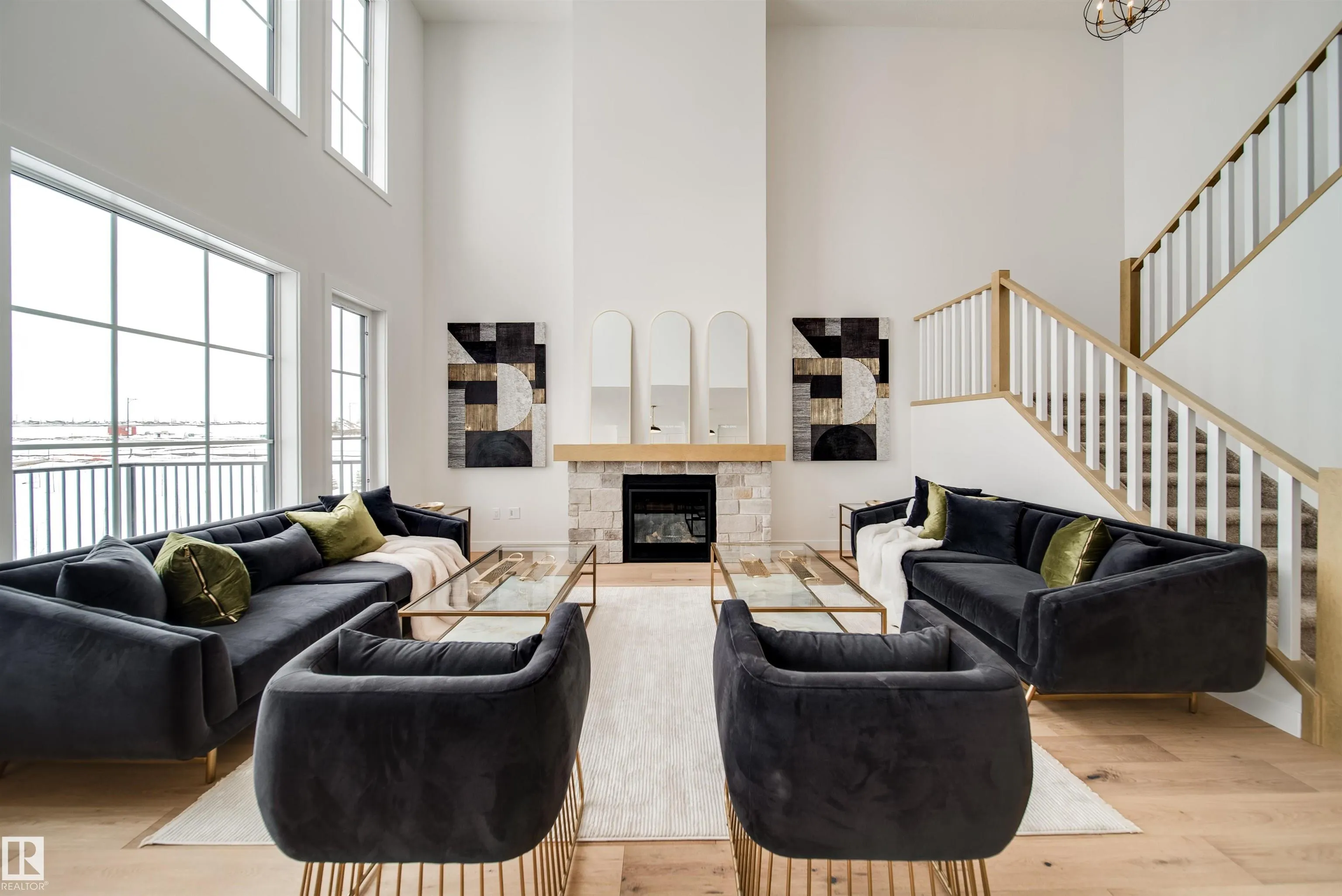 65 Chartres Close