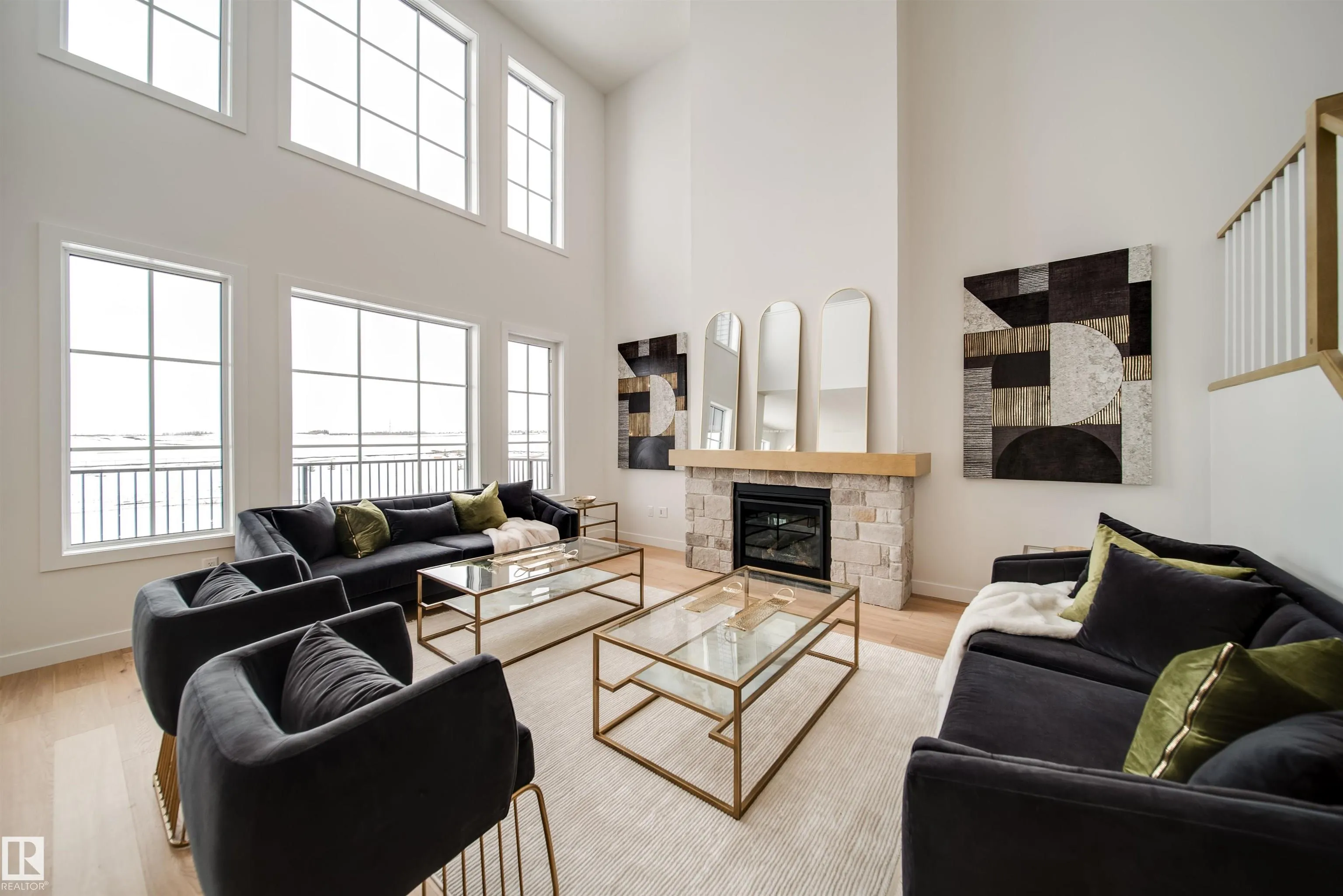 65 Chartres Close