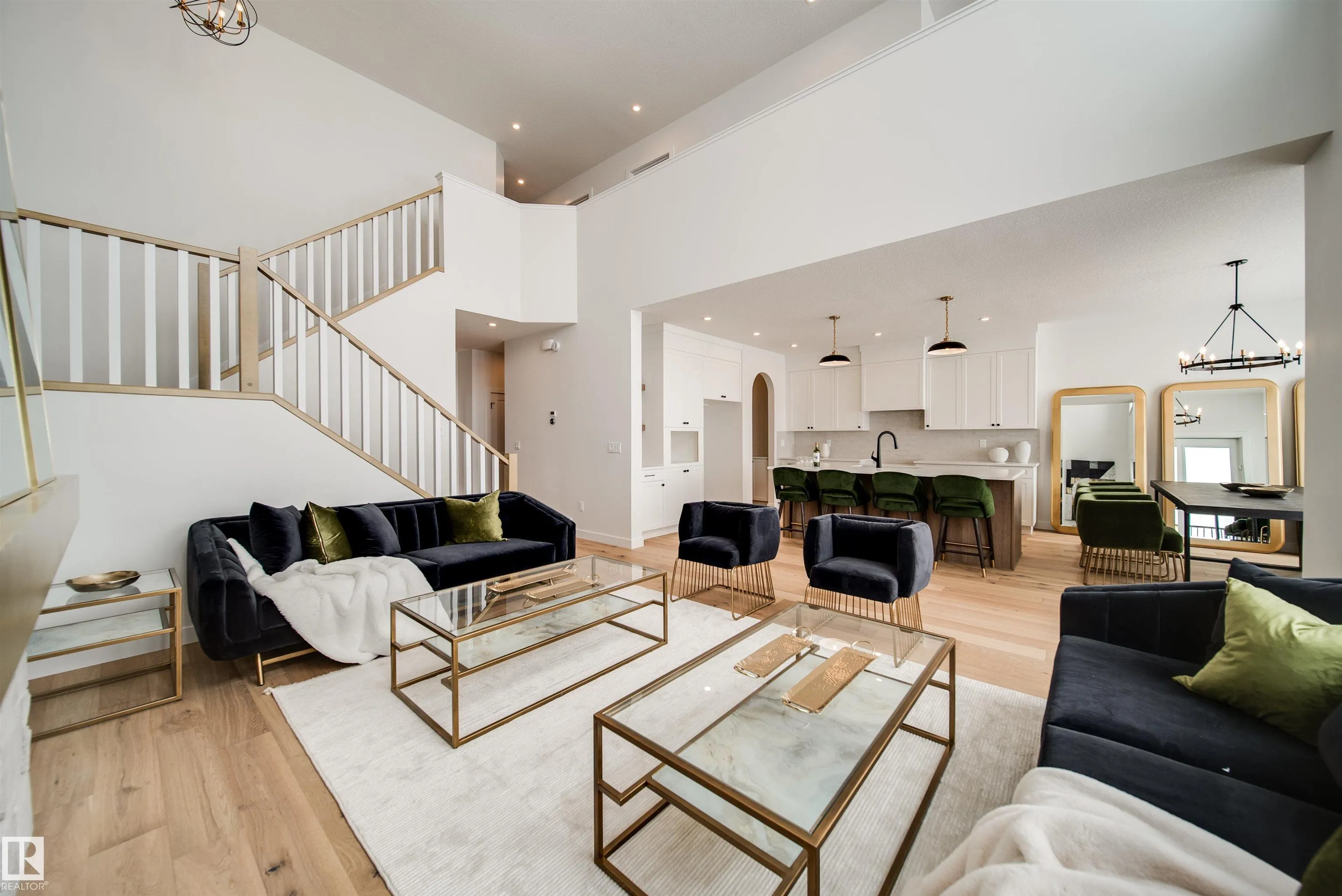 65 Chartres Close
