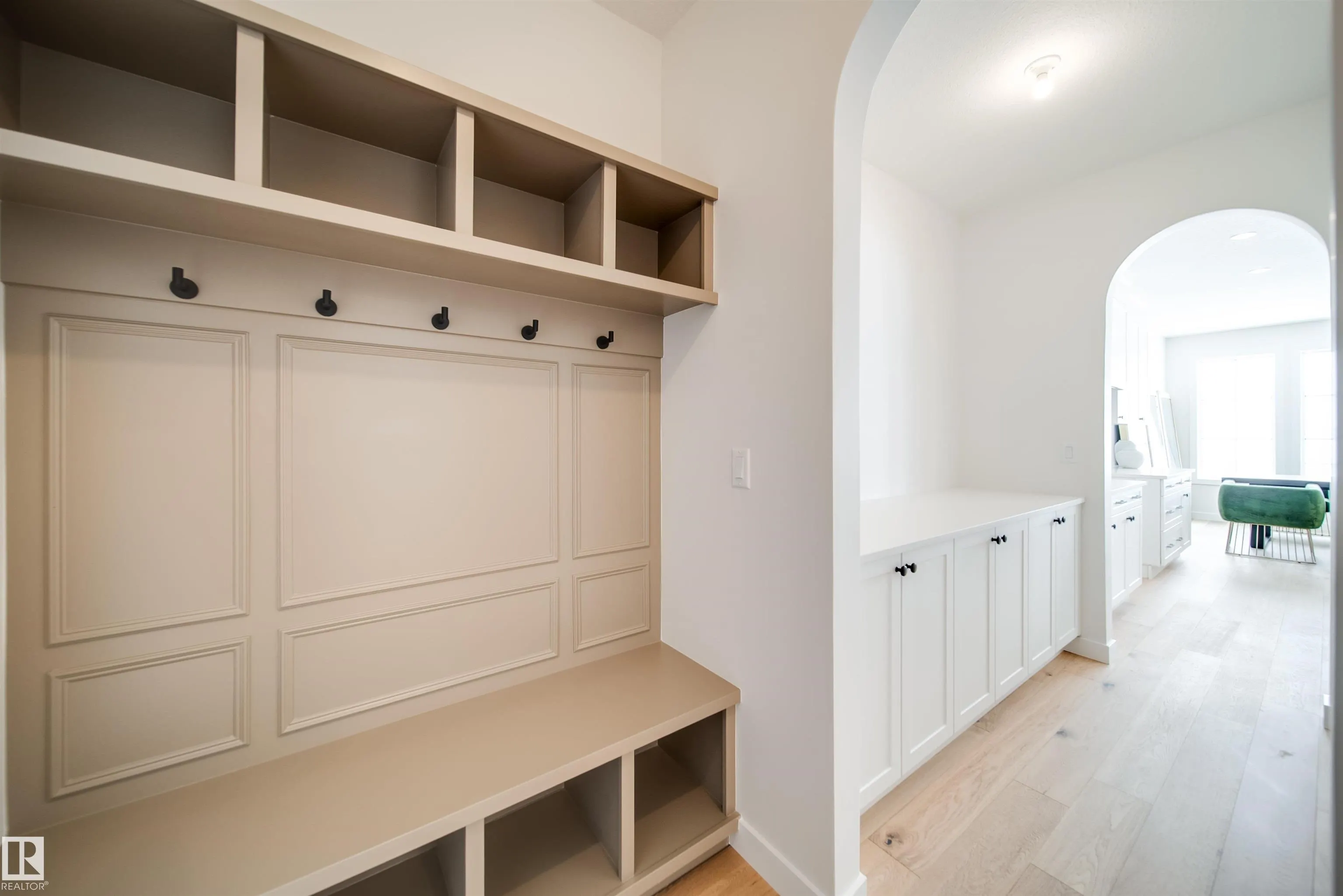 65 Chartres Close