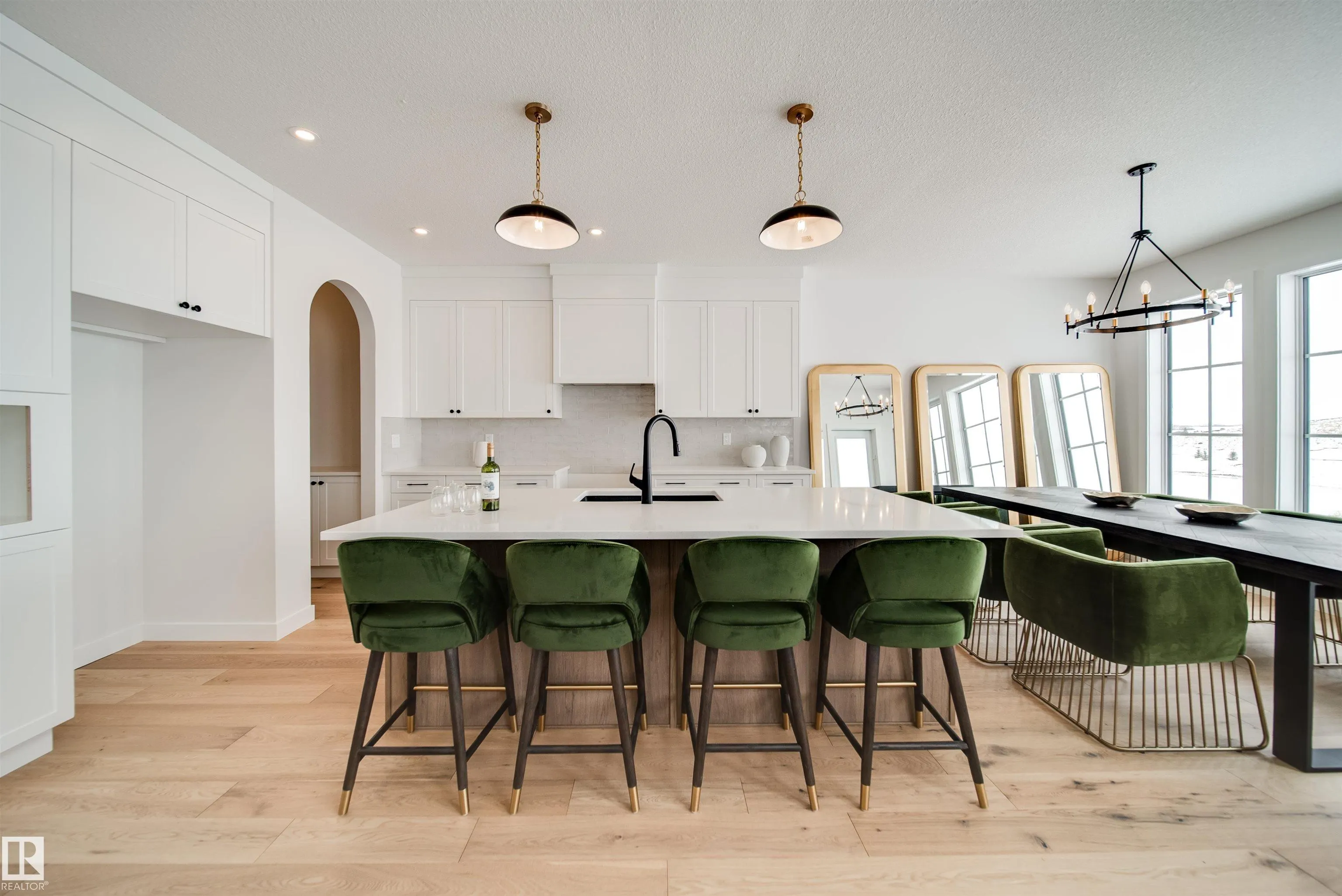 65 Chartres Close
