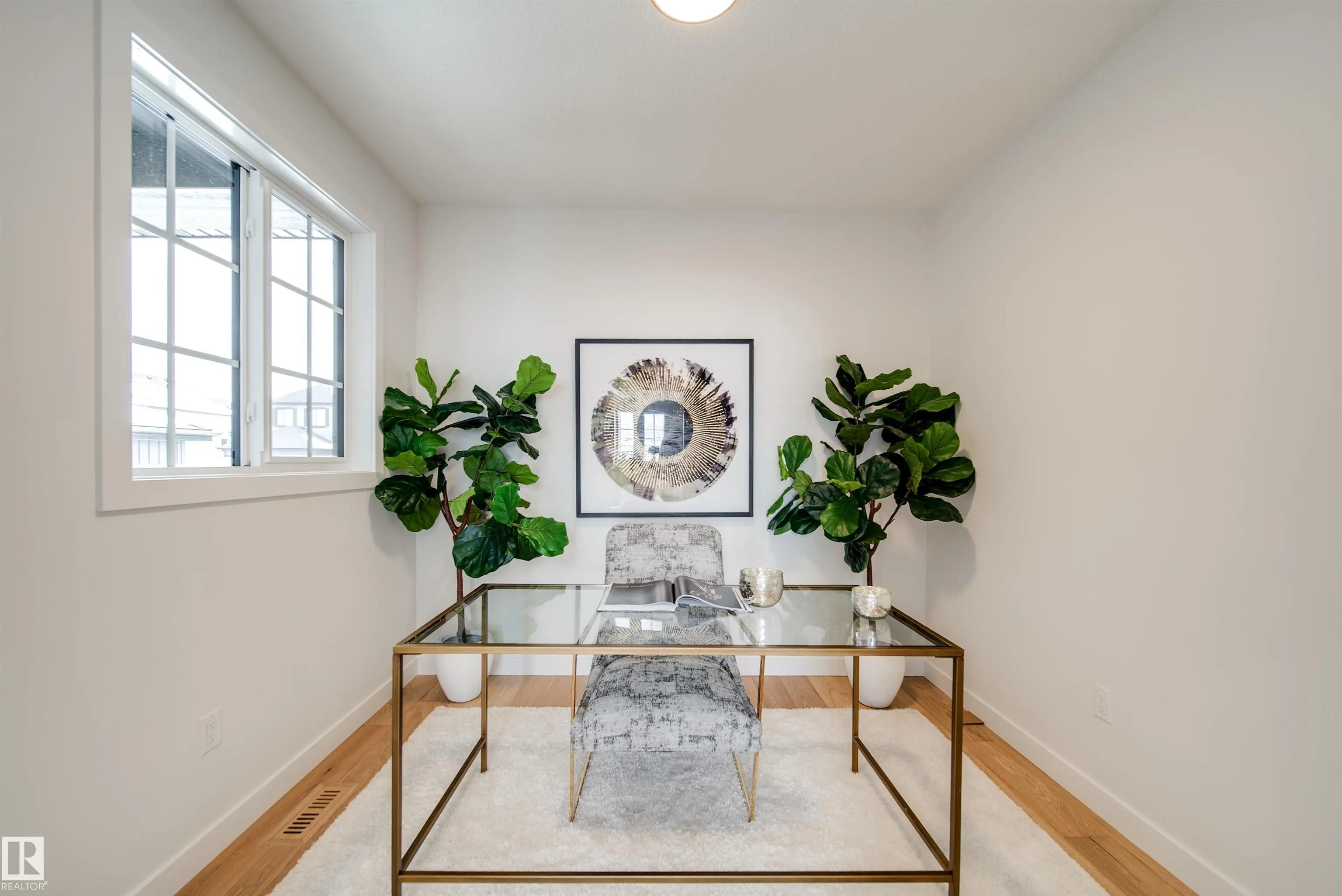 65 Chartres Close