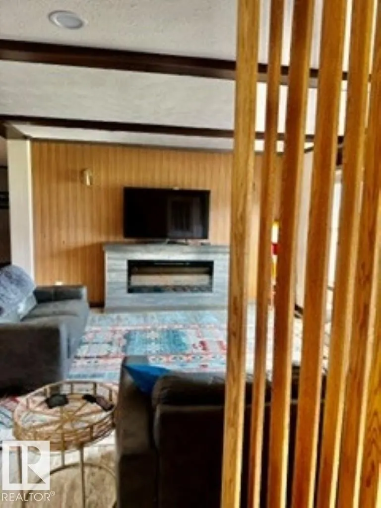 890 PELICAN Road